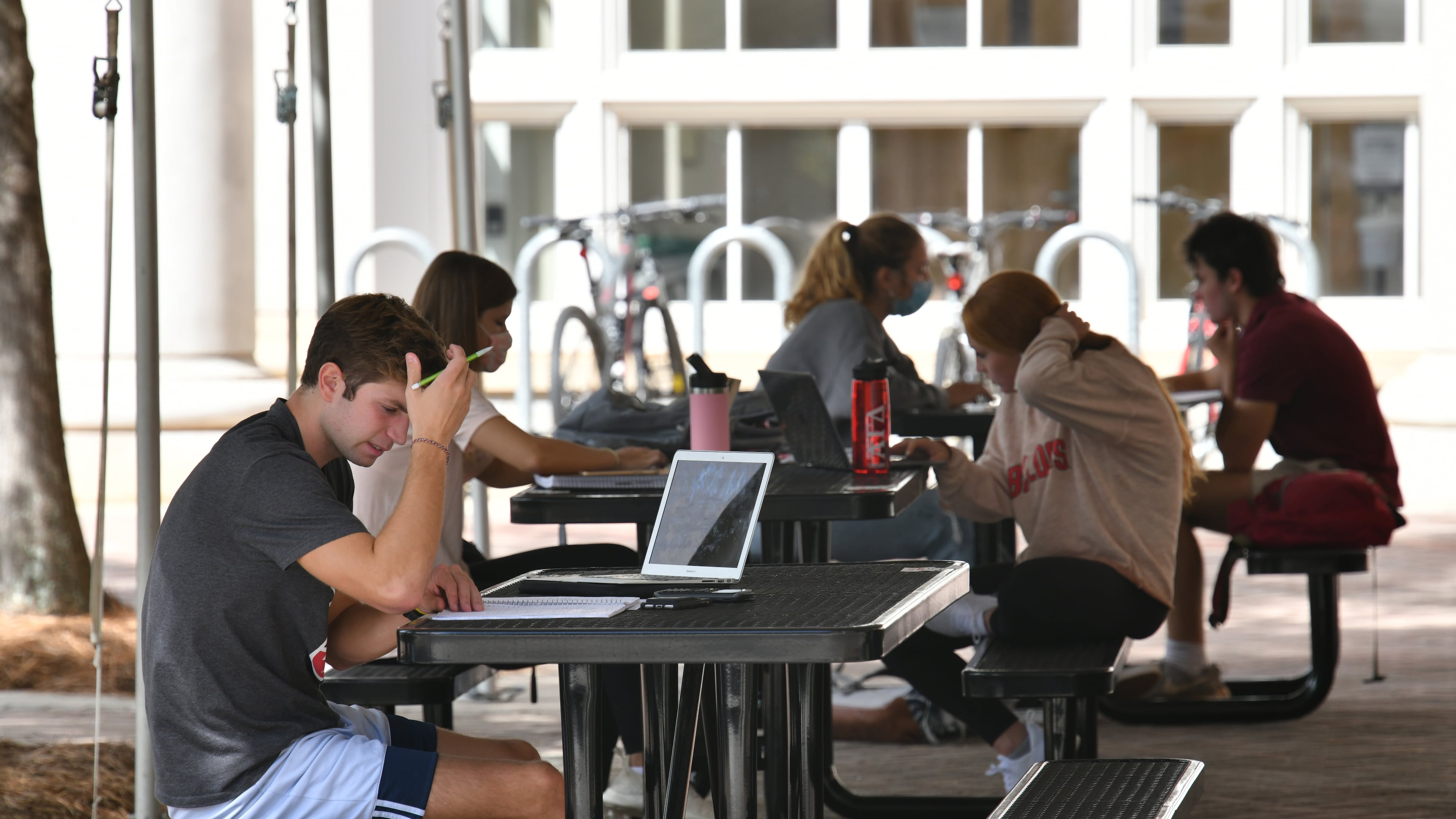 Though the Georgia Board of Education's decisions affect students and teachers, they aren't guaranteed a voice in the policymaking. Senate Bill 170 would change that. (Hyosub Shin / 2020 AJC file photo)