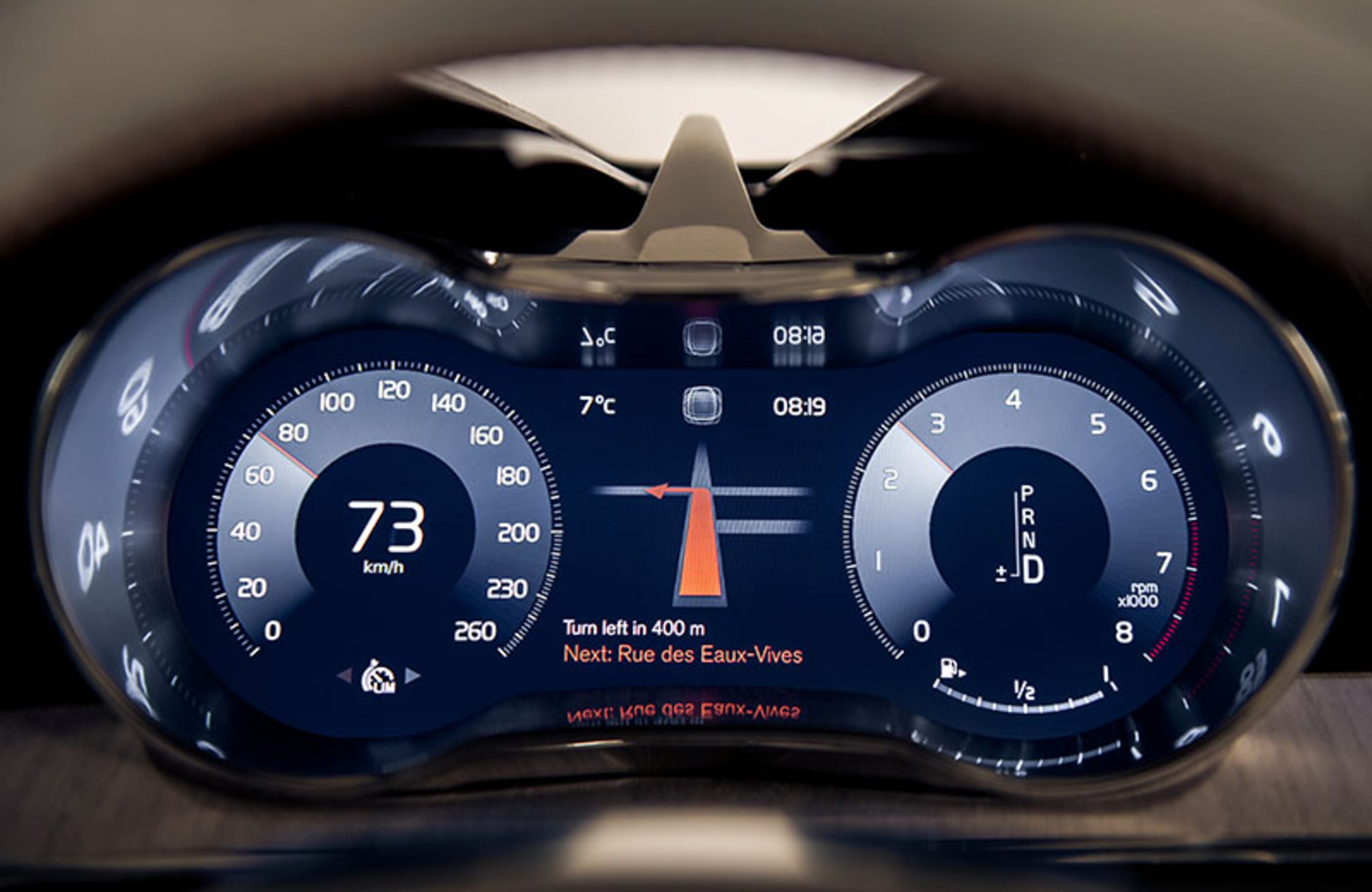 The instrument panel also offers interior ambient light.