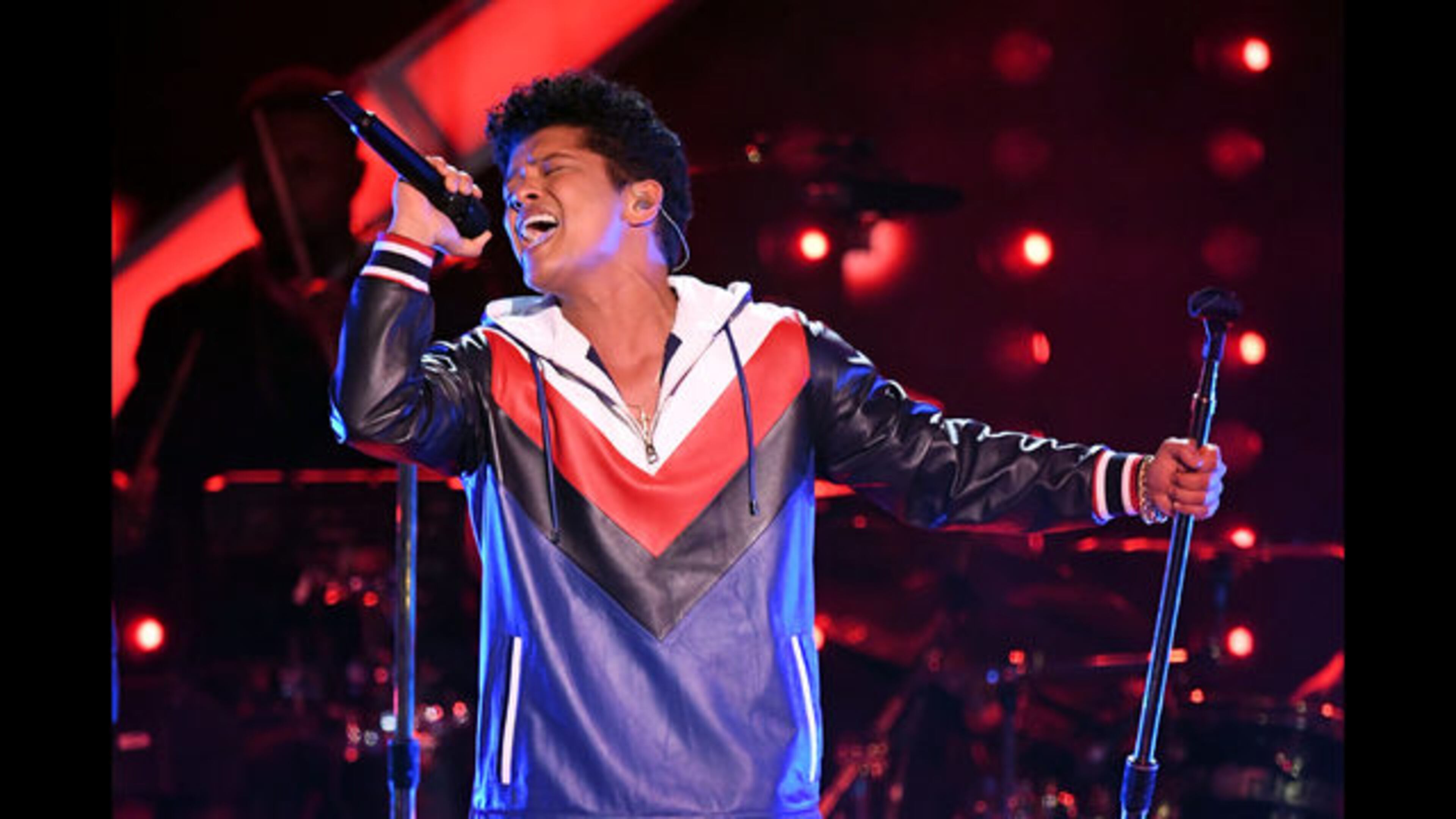 <p>Bruno Mars</p>