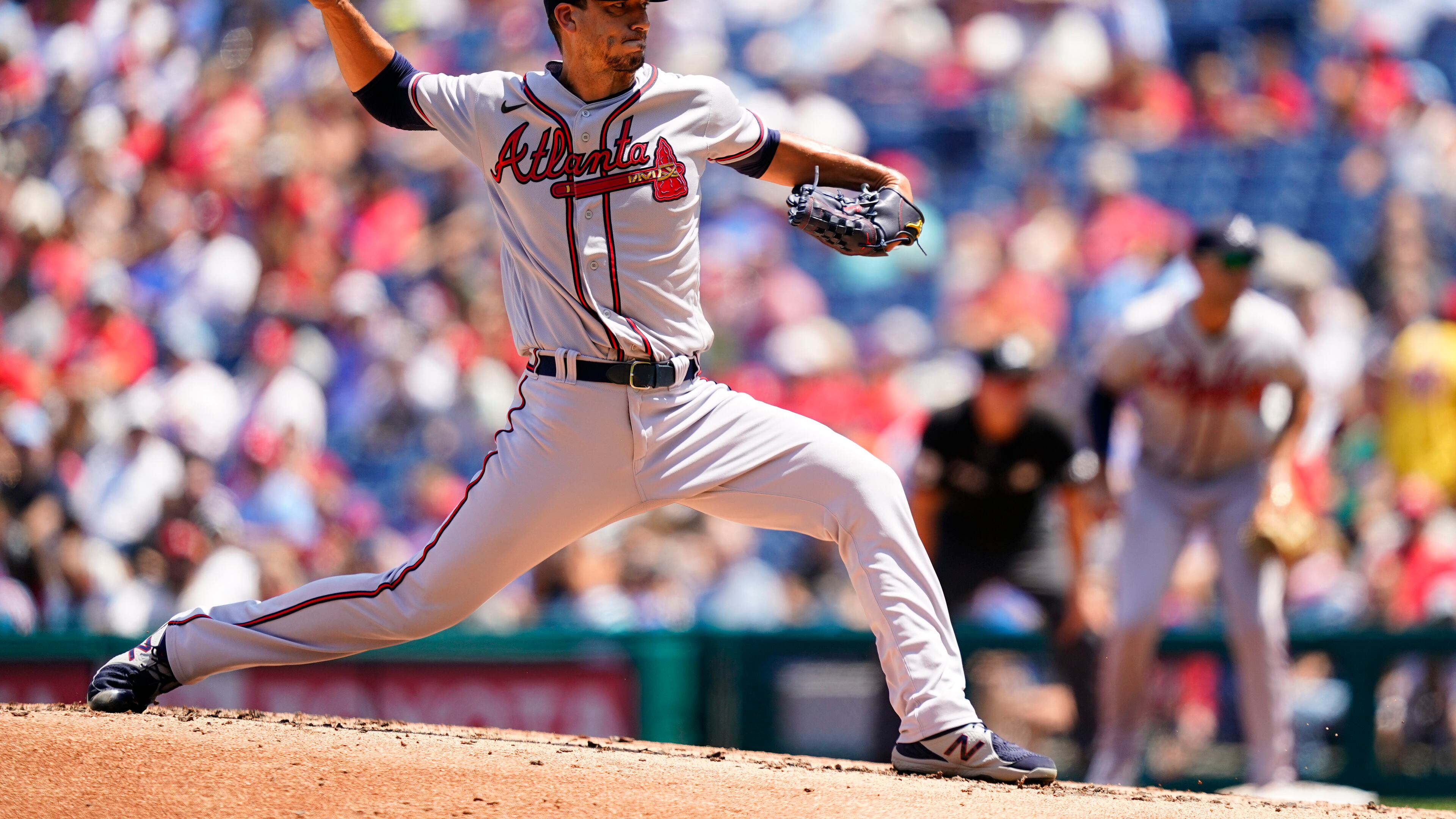 Charlie Morton started for the Braves in Wednesday's game against the Phillies in Philadelphia. (AP Photo/Matt Slocum)