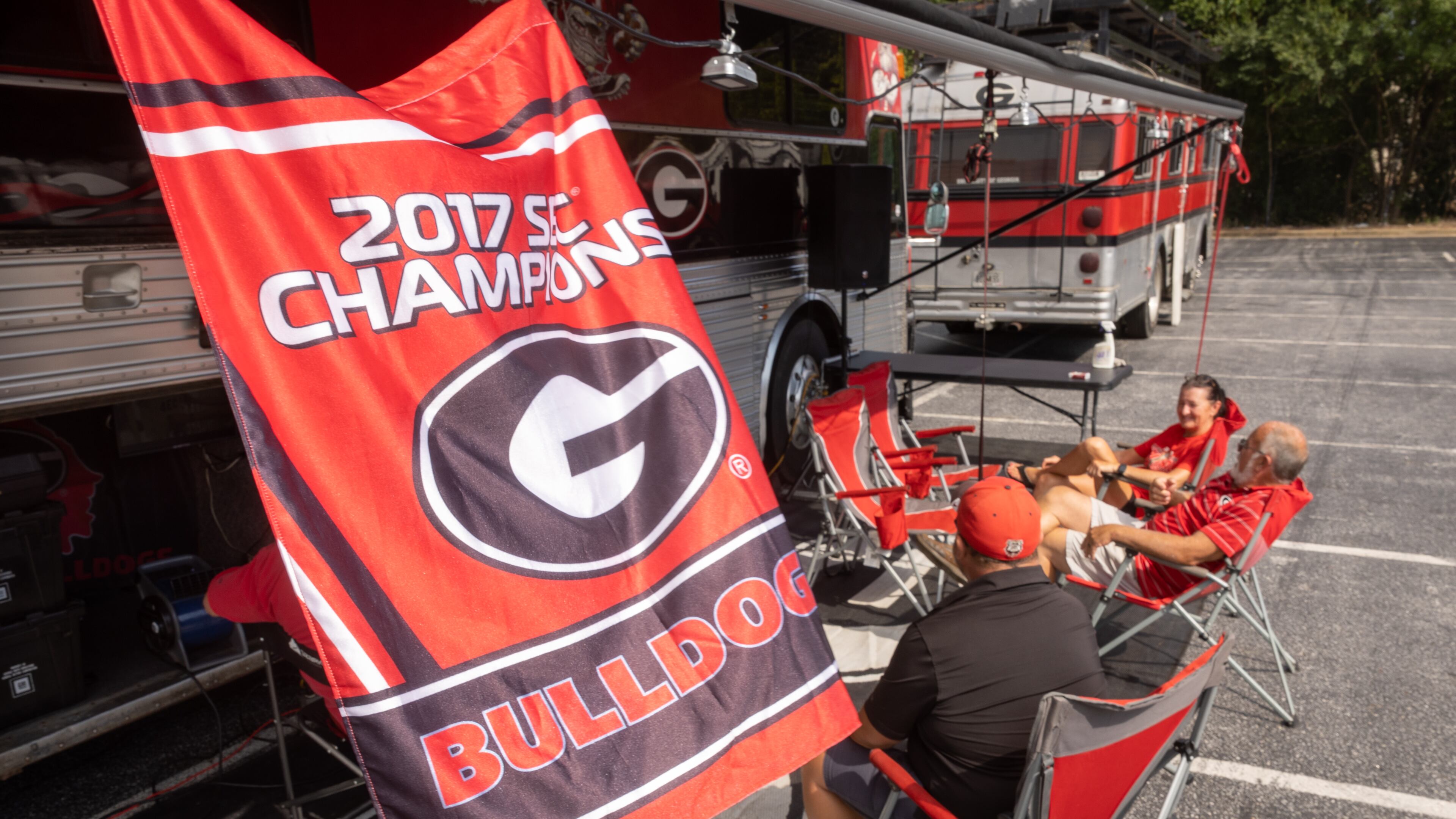Georgia fans are all set up in their RVs near Mercedes Benz Stadium in preparation for Saturday's UGA Chick-fil-A kickoff game at Mercedes Benz Friday, Sep. 2, 2022.. Steve Schaefer/steve.schaefer@ajc.com)
