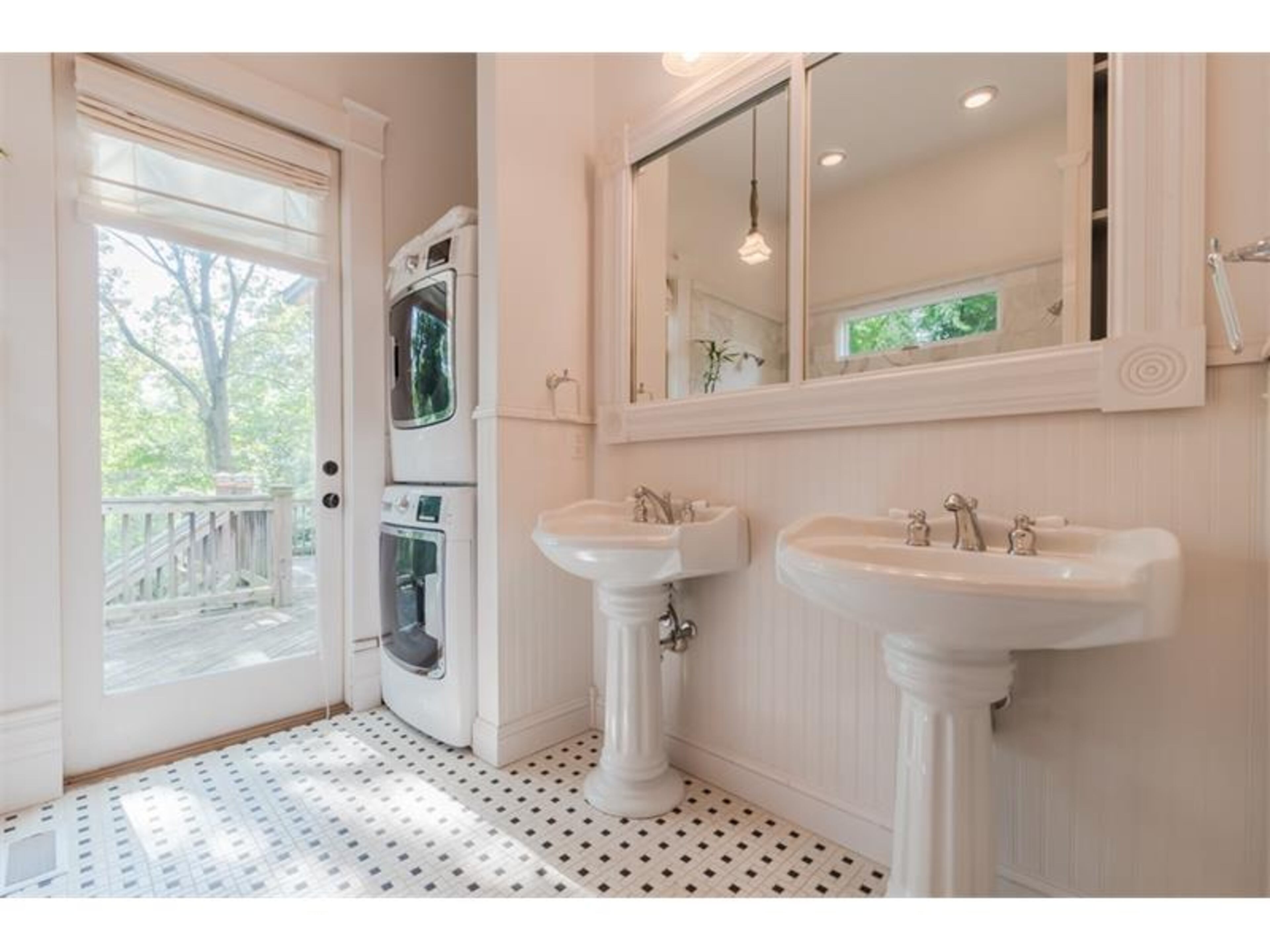 This spacious Grant Park home is completely renovated with modern conveniencies and energy efficiency. Located at 817 Cherokee Avenue, the home features working fireplaces, a claw foot tub, heart pine floors, a new chef's kitchen and a huge covered rear deck. And "Walking Dead" fans might remember this historic home was used as Rick Grimes’ residence in the very first episode. Visit virgentrealty.com to learn more about this listing.