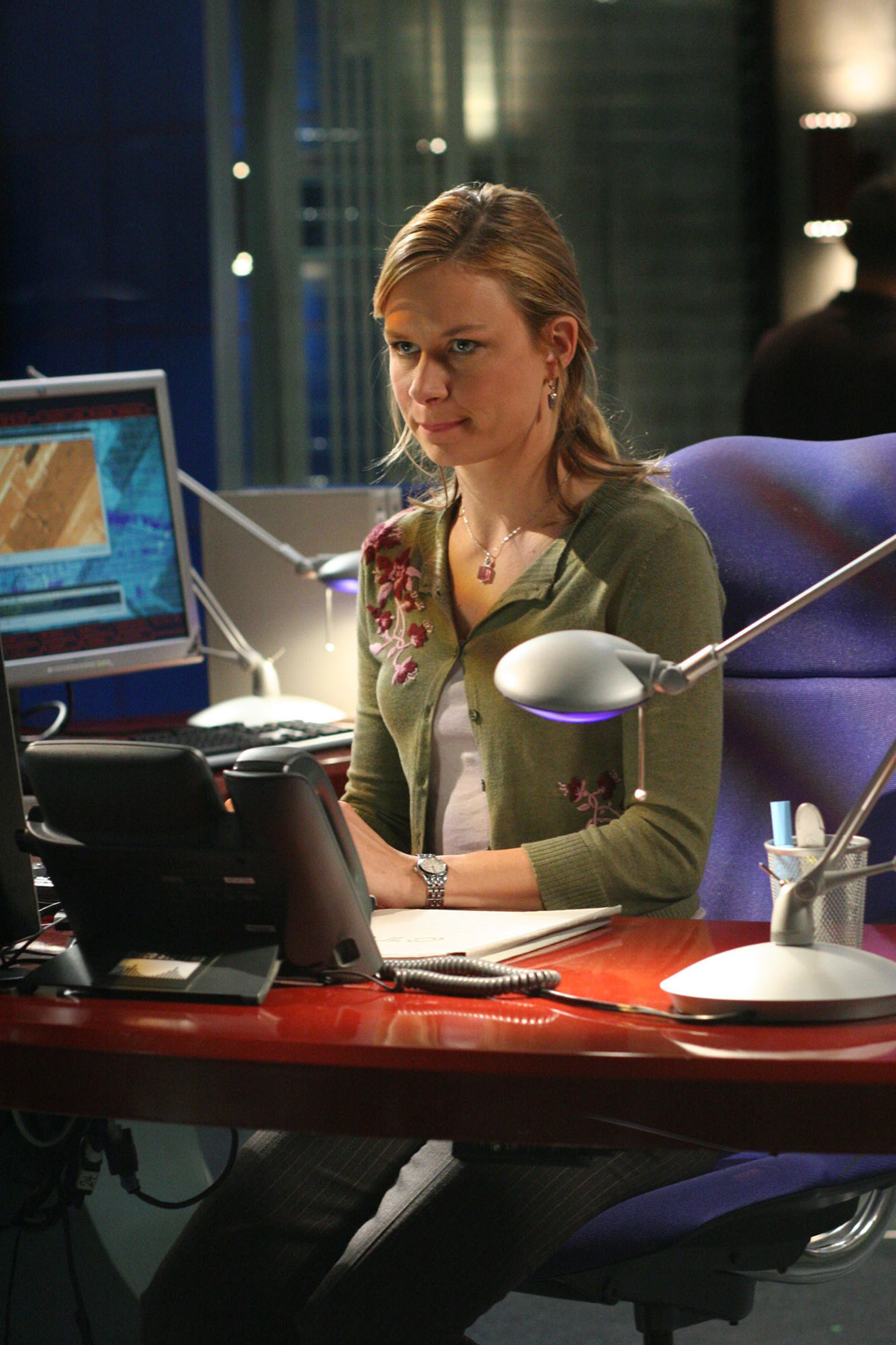 Ranker users recently voted on the greatest geeks in TV history. Keep clicking to see who made the top 25. We'll start with No. 25 -- Mary Lynn Rajskub as Chloe O'Brian in "24."