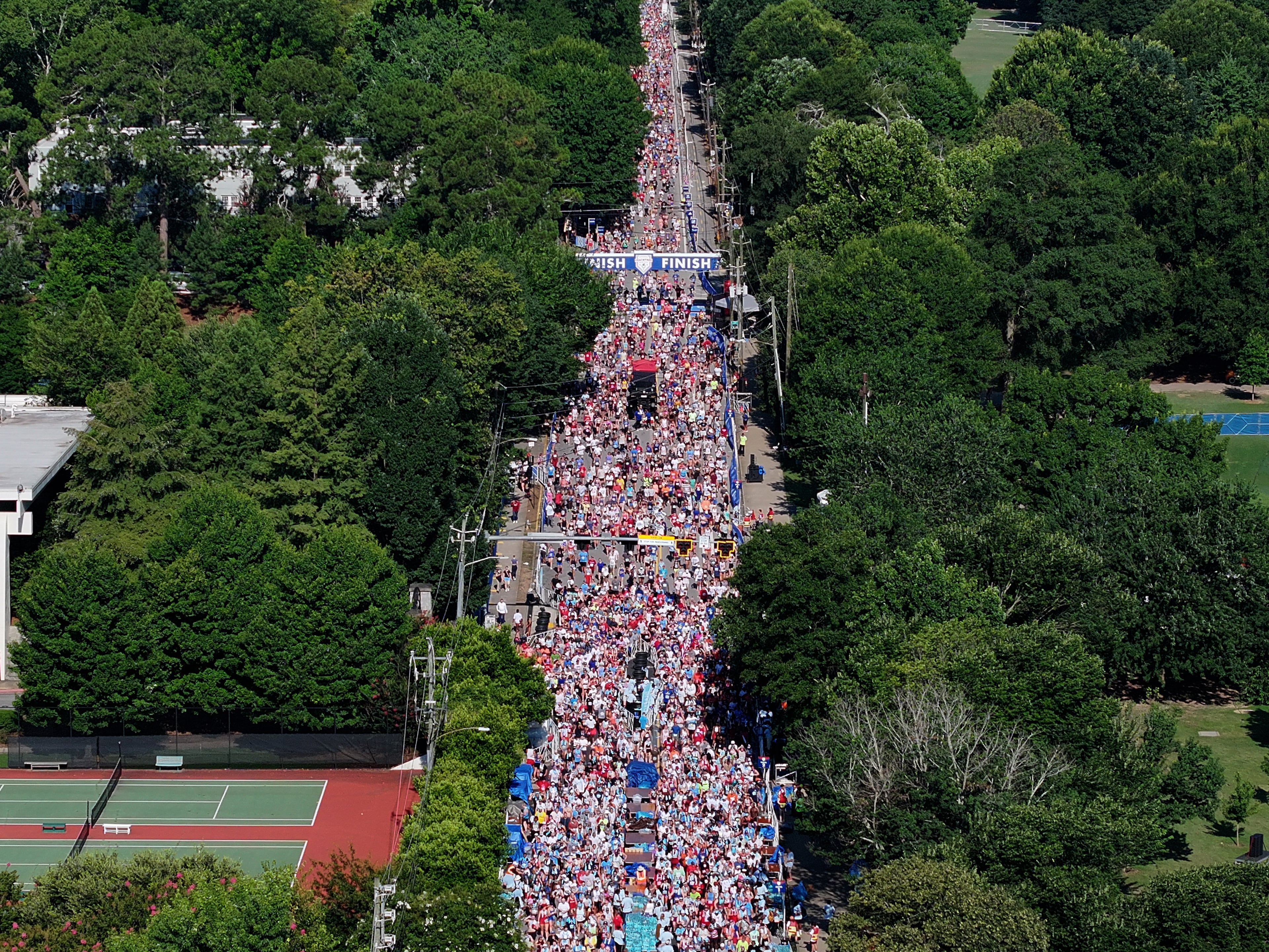 Some 50,000 of your closest friends will be right there with you at the Peachtree Road Race in just one week. (Hyosub Shin/AJC 2025)