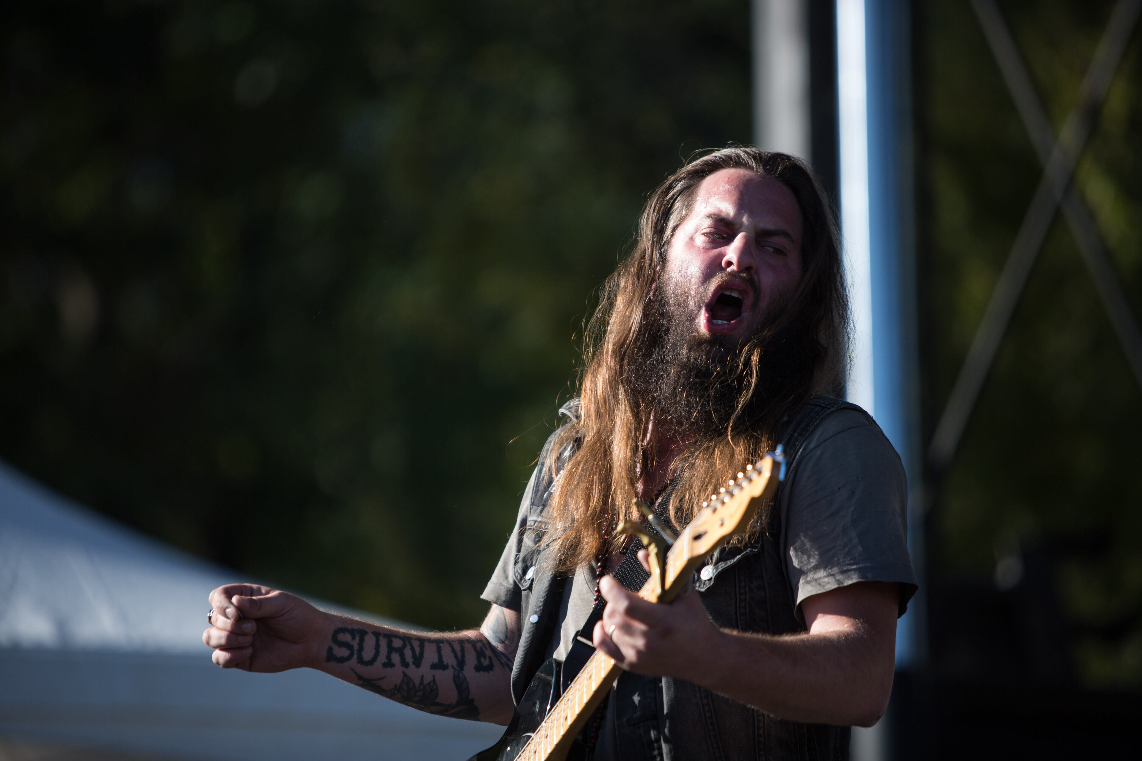 Stand of Oaks (Timothy Showalter) lets loose onstage. Photo: BRANDEN CAMP/SPECIAL TO THE AJC.