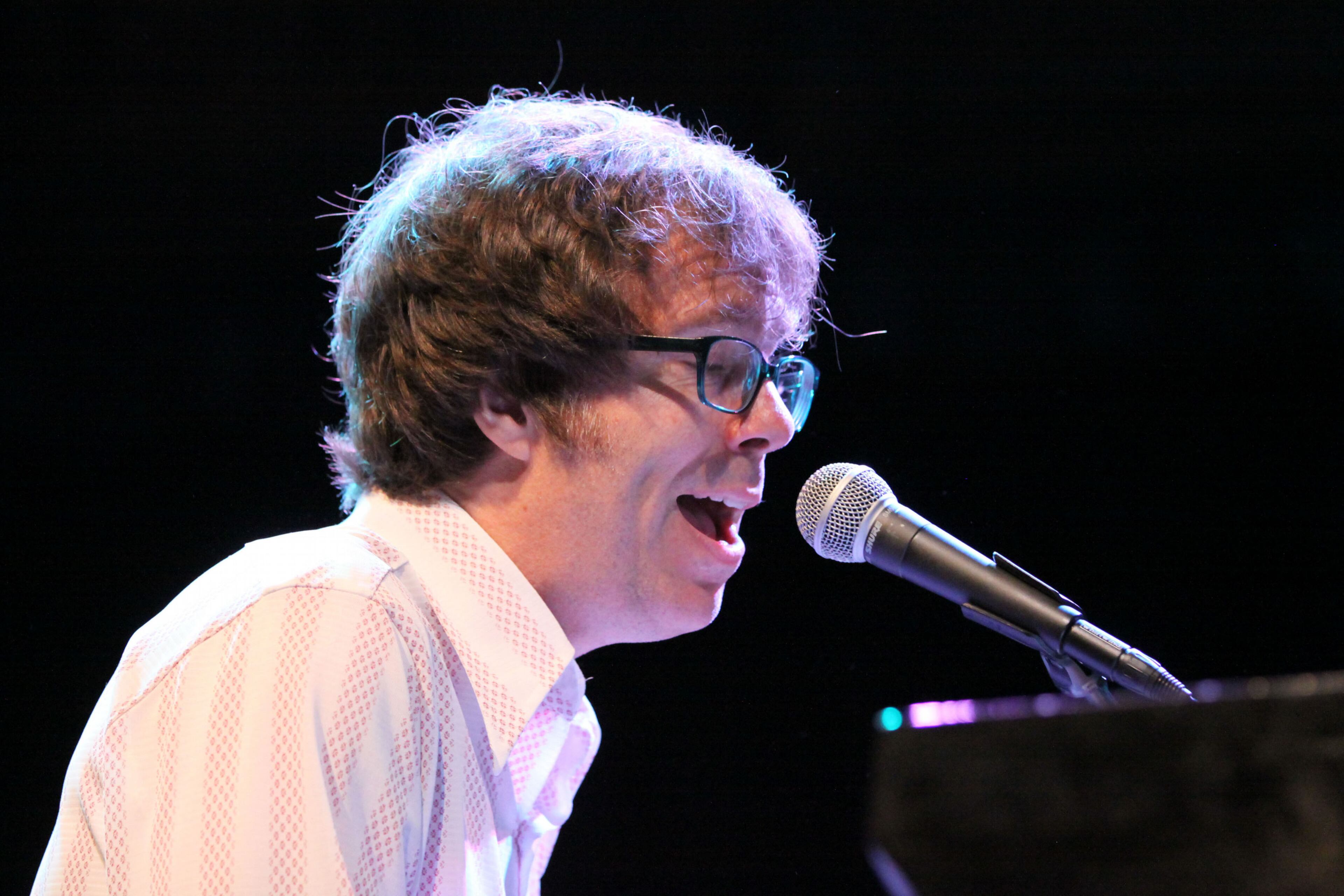 Folds performs "The Theme From Dr. Pyser."