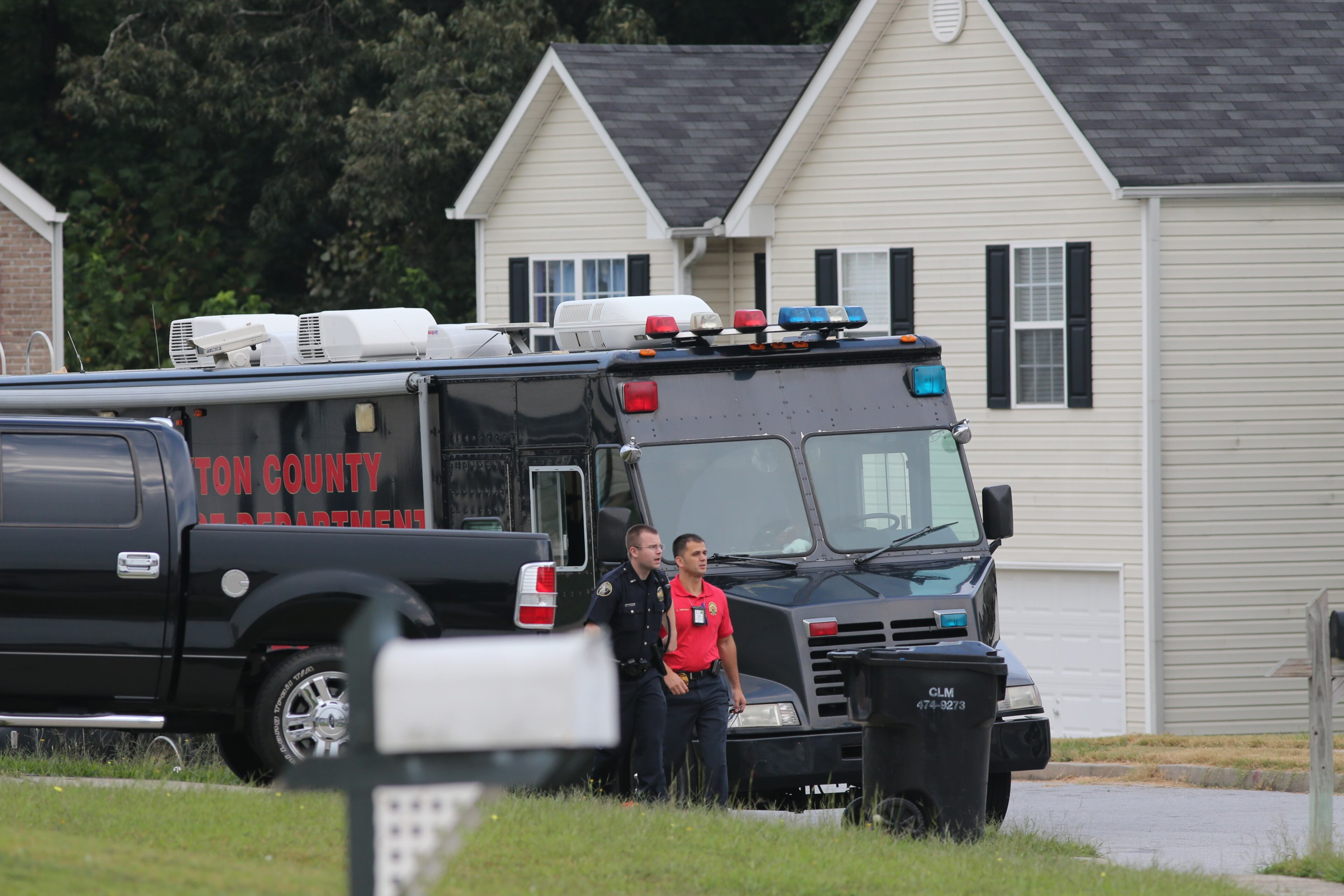 A Clayton County teenager remained missing early Wednesday, more than 24 hours after being kidnapped by armed men who barged into her family's home. Now the girl's mother and other family members are trying to raise a $10,000 ransom to give the men who kidnapped her youngest, 14-year-old Ayvani Hope Perez, after their demand for cash and jewelry went unmet in the robbery attempt.