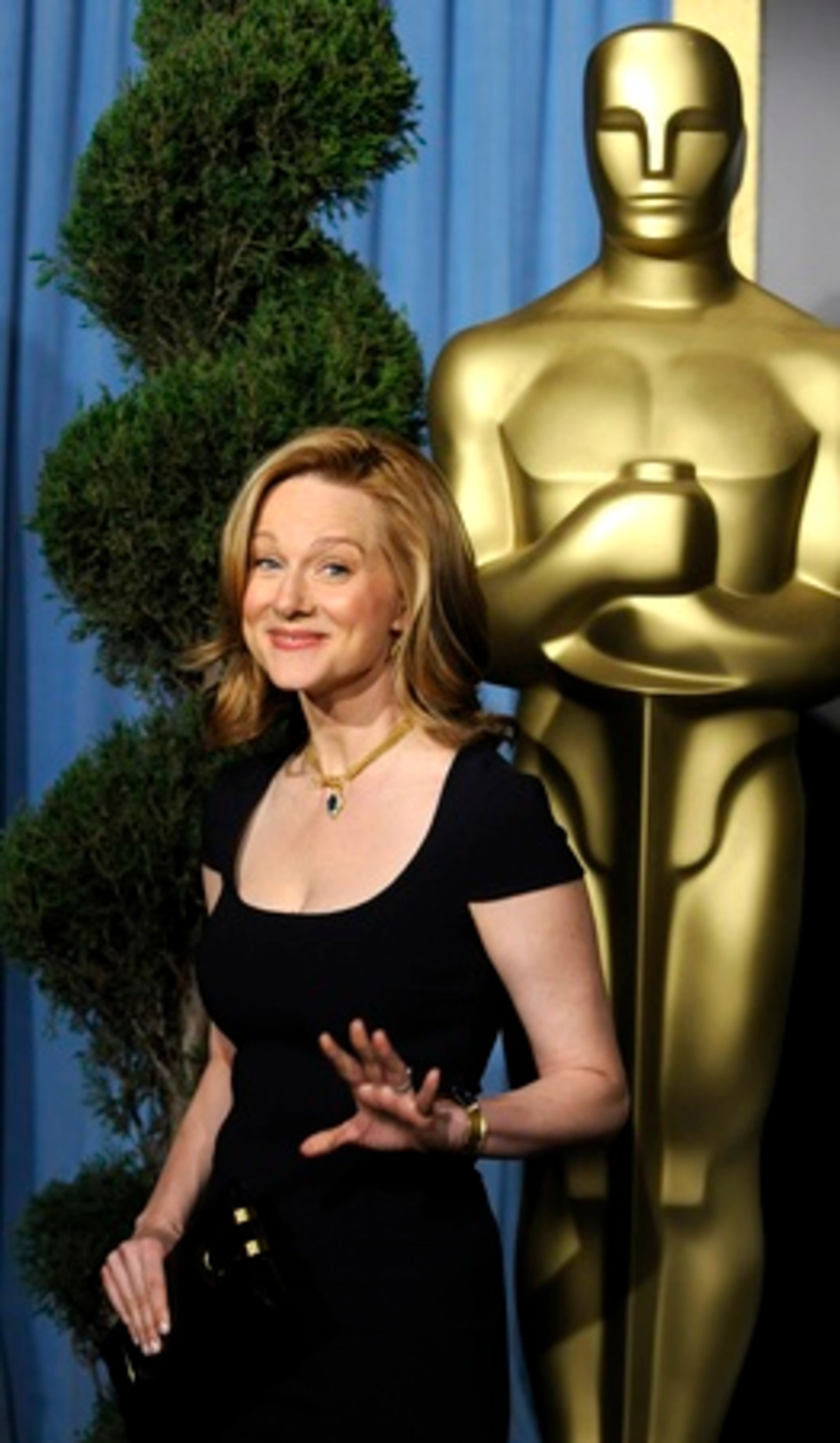 Laura Linney portrays Wendy Savage in "The Savages," her third nomination.