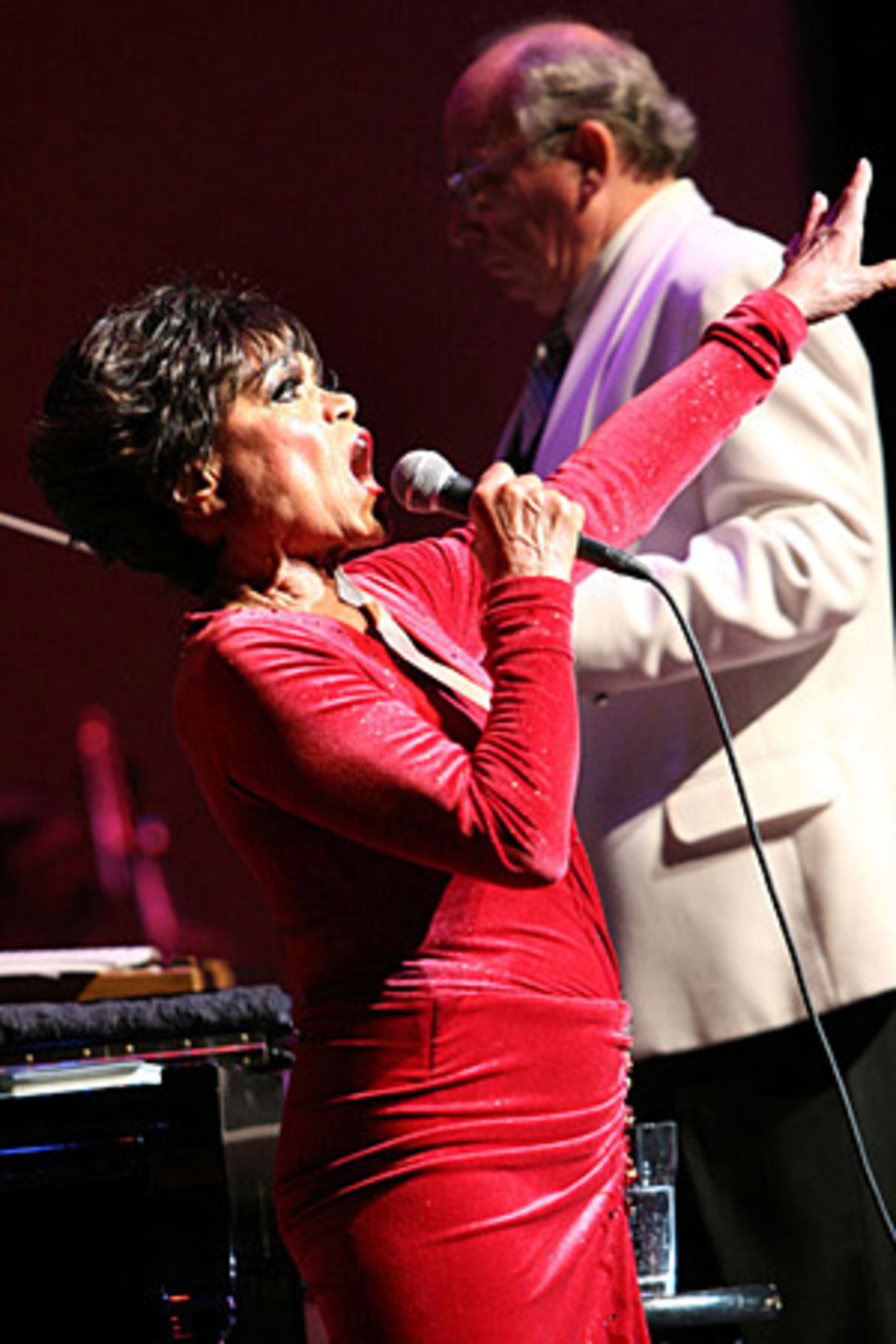 In a rare Atlanta appearance, legendary international entertainer Eartha Kitt enthralled a sold out Symphony Hall audience Friday evening in a celebration tour commemorating her 80th birthday.