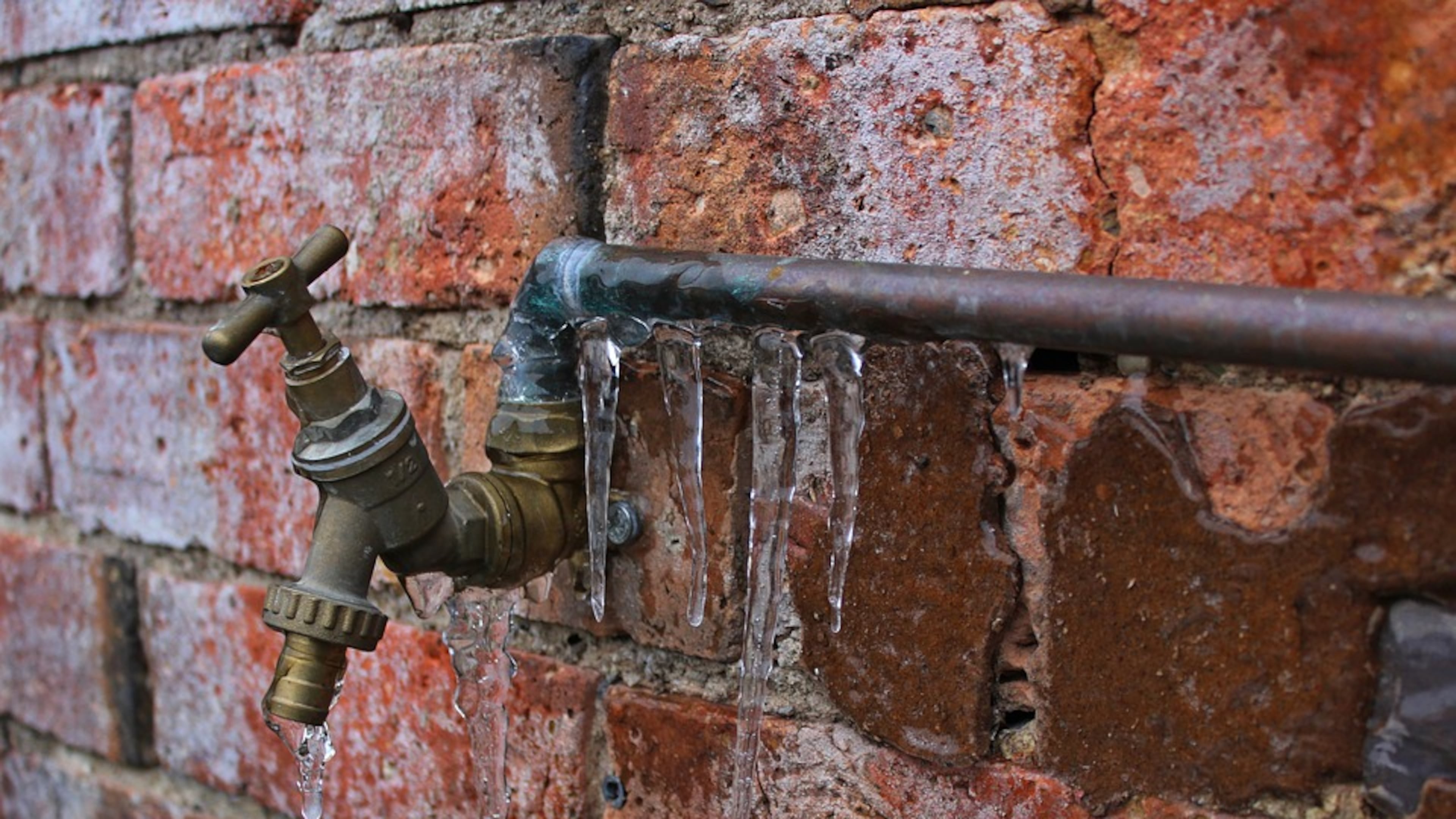 Gwinnett is reminding residents to prepare plumbing for freezing weather. (File Photo)