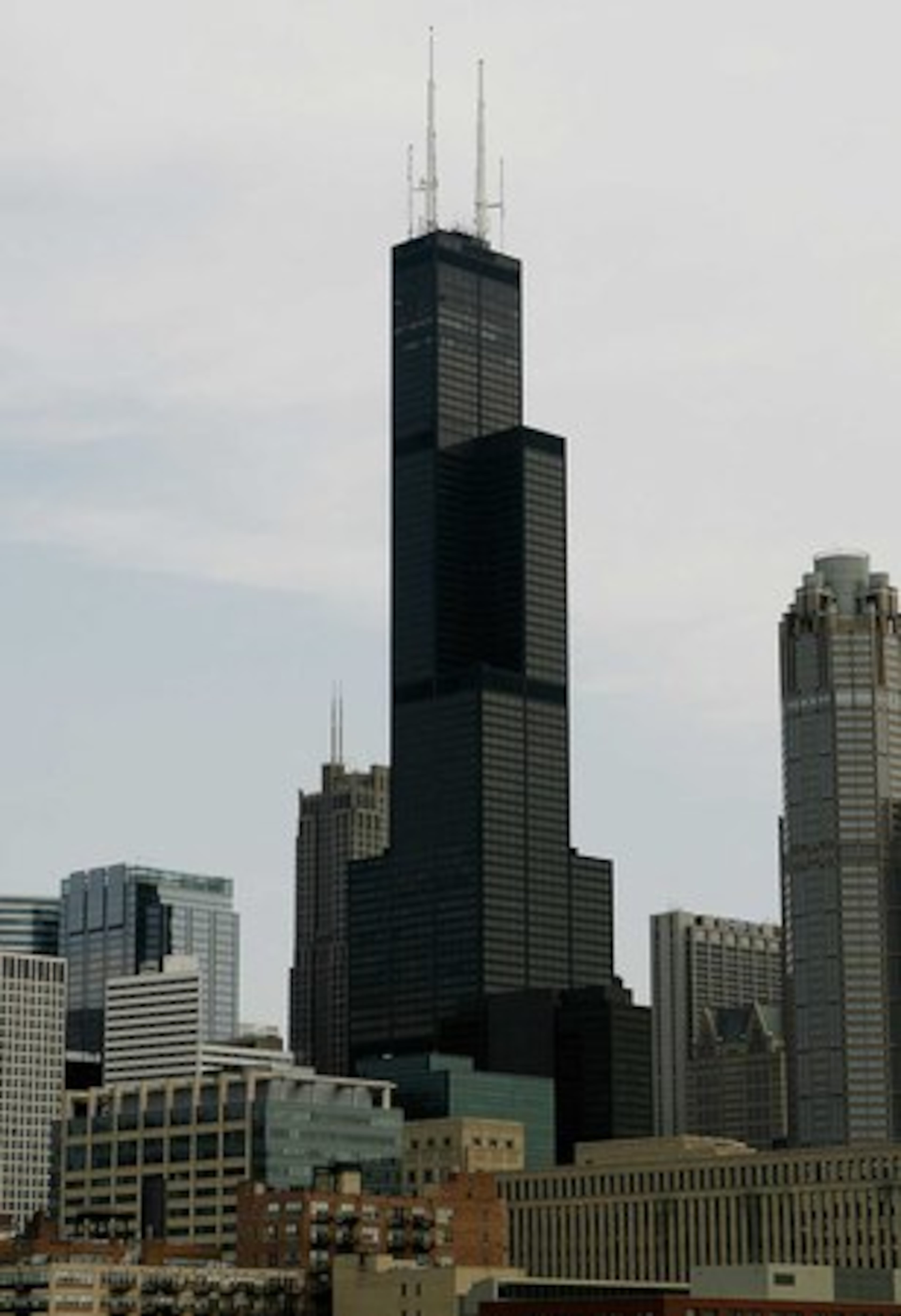 Chicago boasts the nation's tallest building, the Sears Tower.