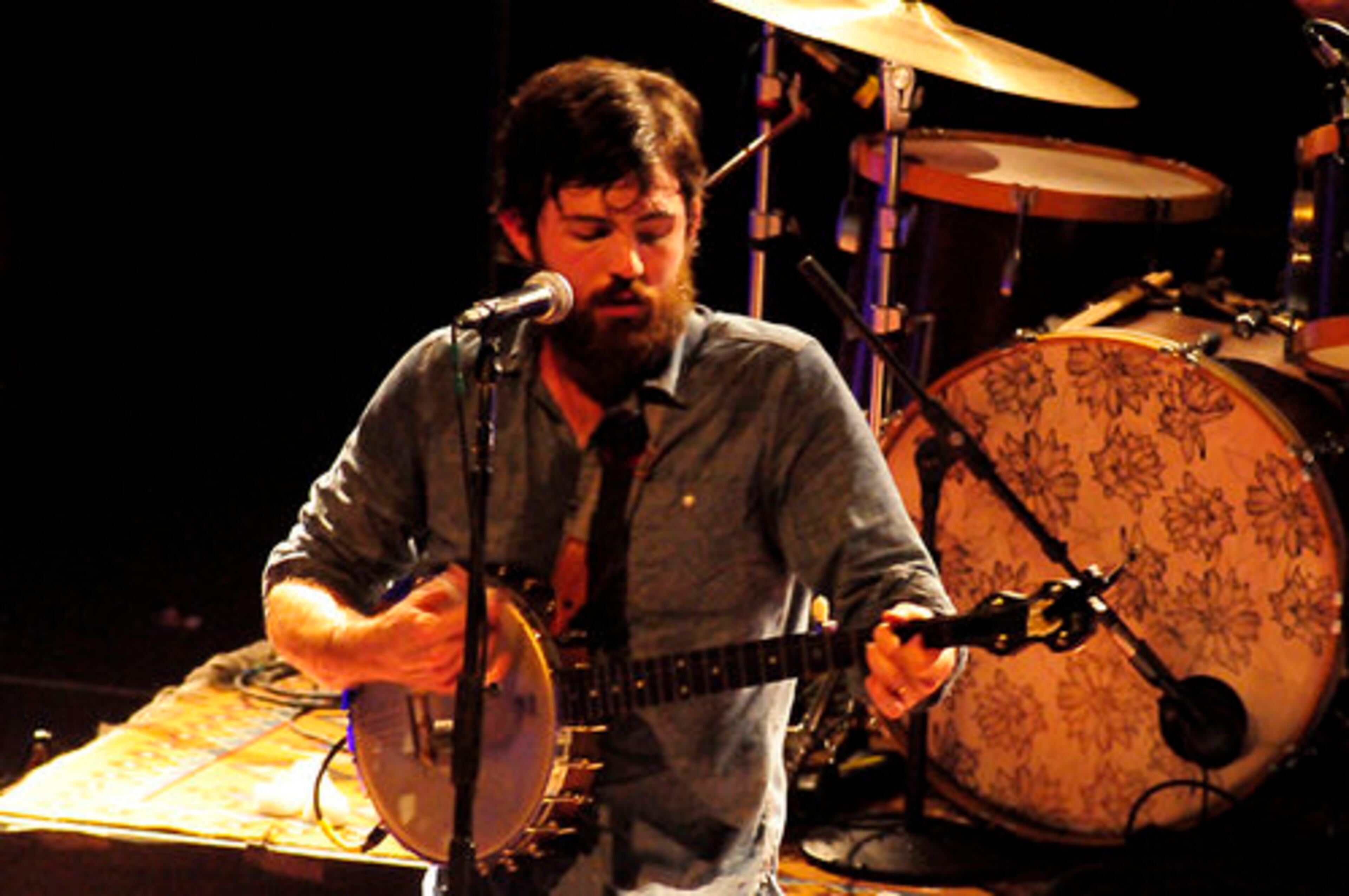 Scott Avett performs at the Samsung AT&T Summer Krush show at the Tabernacle on Friday, Sept. 9, 2011.