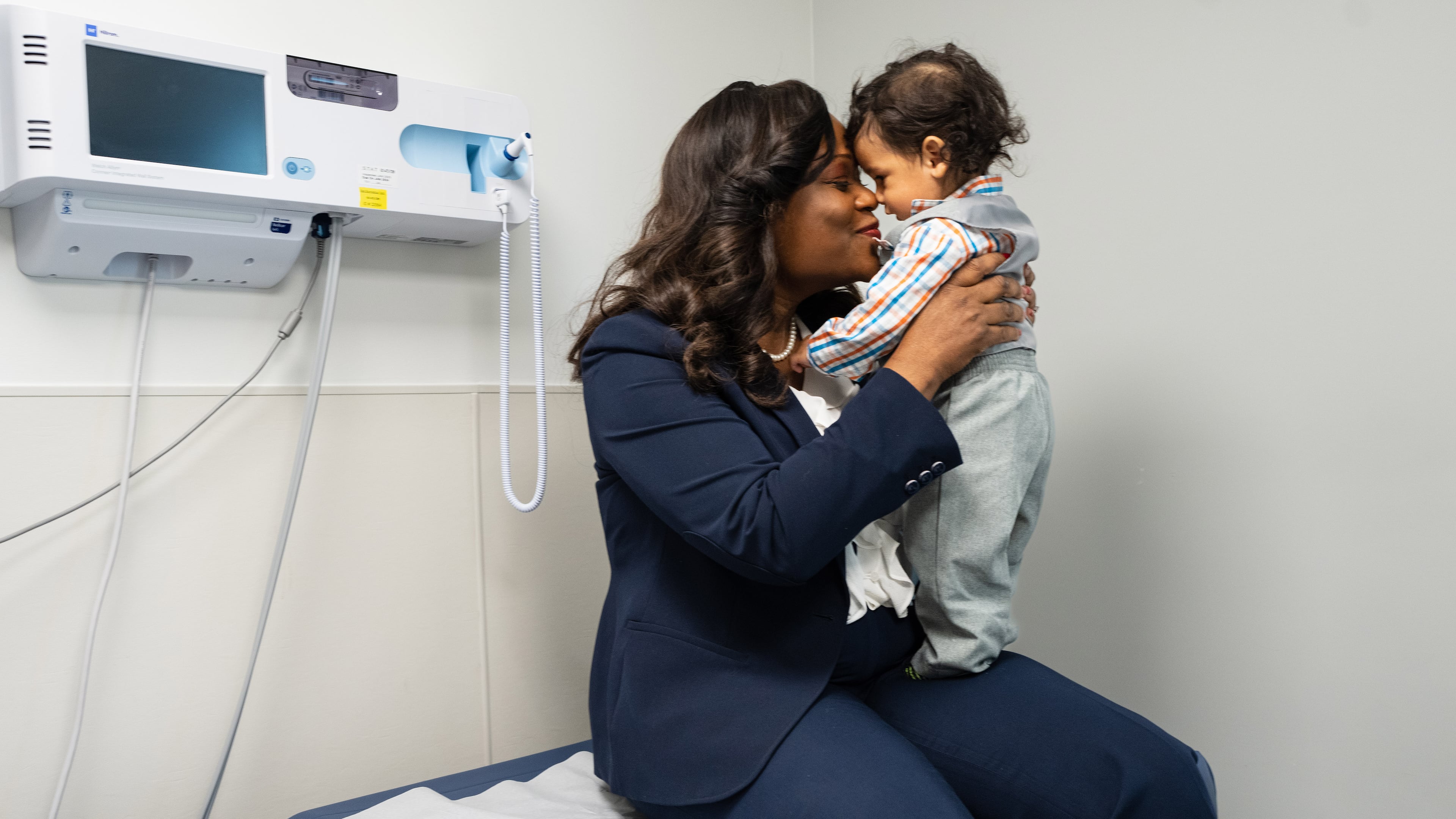 For women hoping to become pregnant after 40, Atlanta fertility experts recommend seeking an evaluation early to understand their options. (James Estrin/The New York Times)