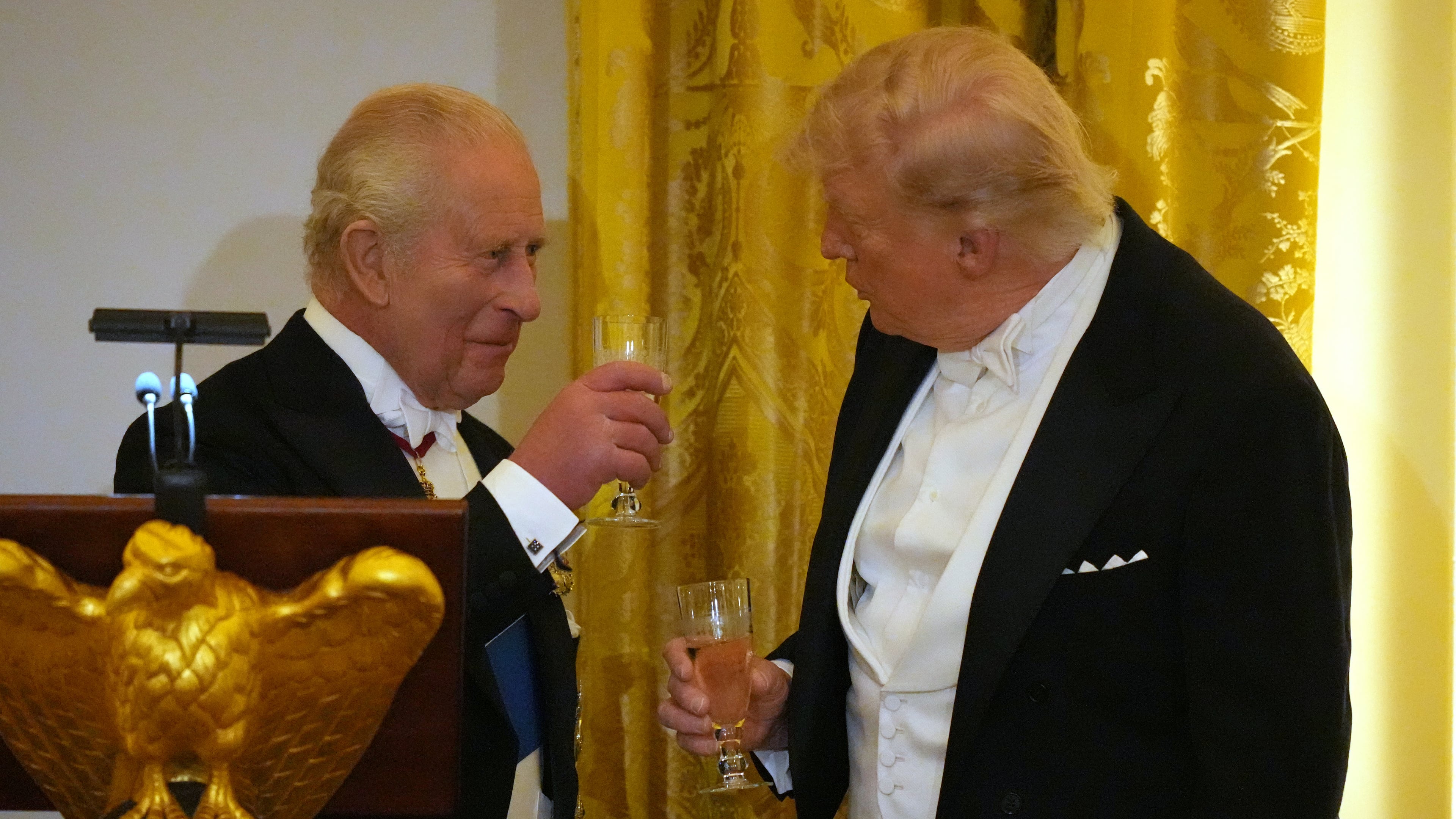 Britain's King Charles III toasts with President Donald Trump during a State Dinner with first lady Melania Trump and Queen Camilla in the East Room of the White House State Dinner Tuesday, April 28, 2026, in Washington. (AP Photo/Alex Brandon)