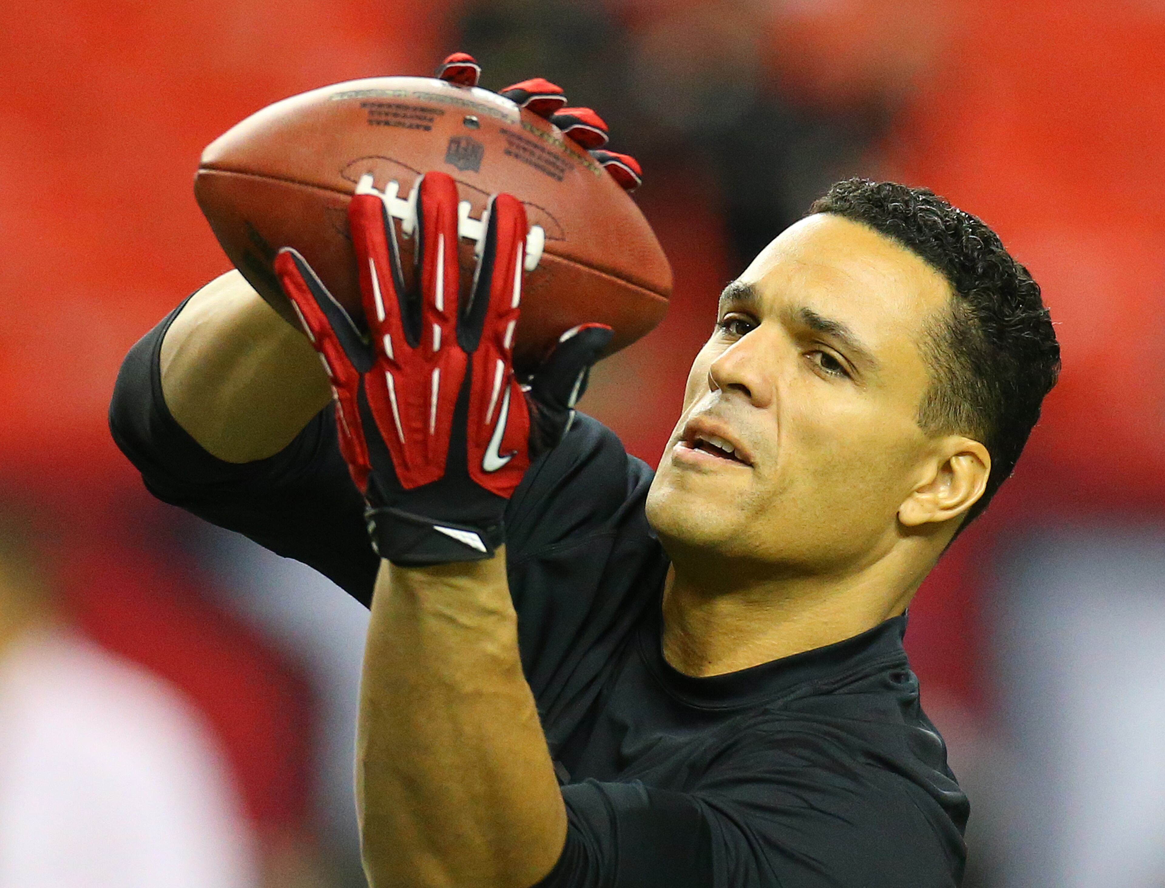 Falcons tight end Tony Gonzalez catches a pass as he prepares to play the final game of his 17-year NFL career on Sunday, Dec. 29, 2013, in Atlanta.