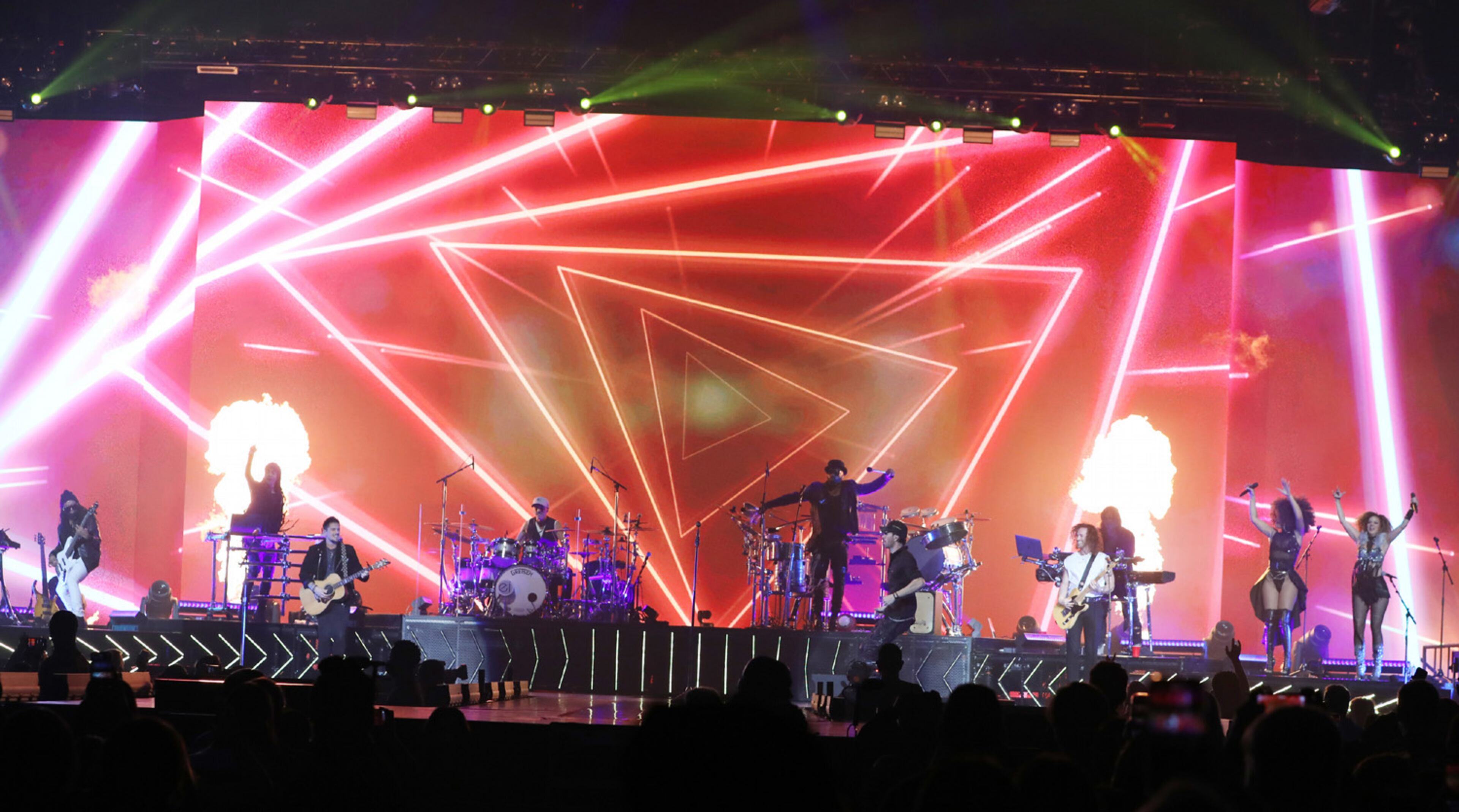 Latin music superstars Enrique Iglesias (above) and Ricky Martin teamed up for a dynamic concert Friday, October 29, 2021, at nearly sold-out State Farm Arena in Atlanta. (Photo: Robb Cohen for The Atlanta Journal-Constitution)