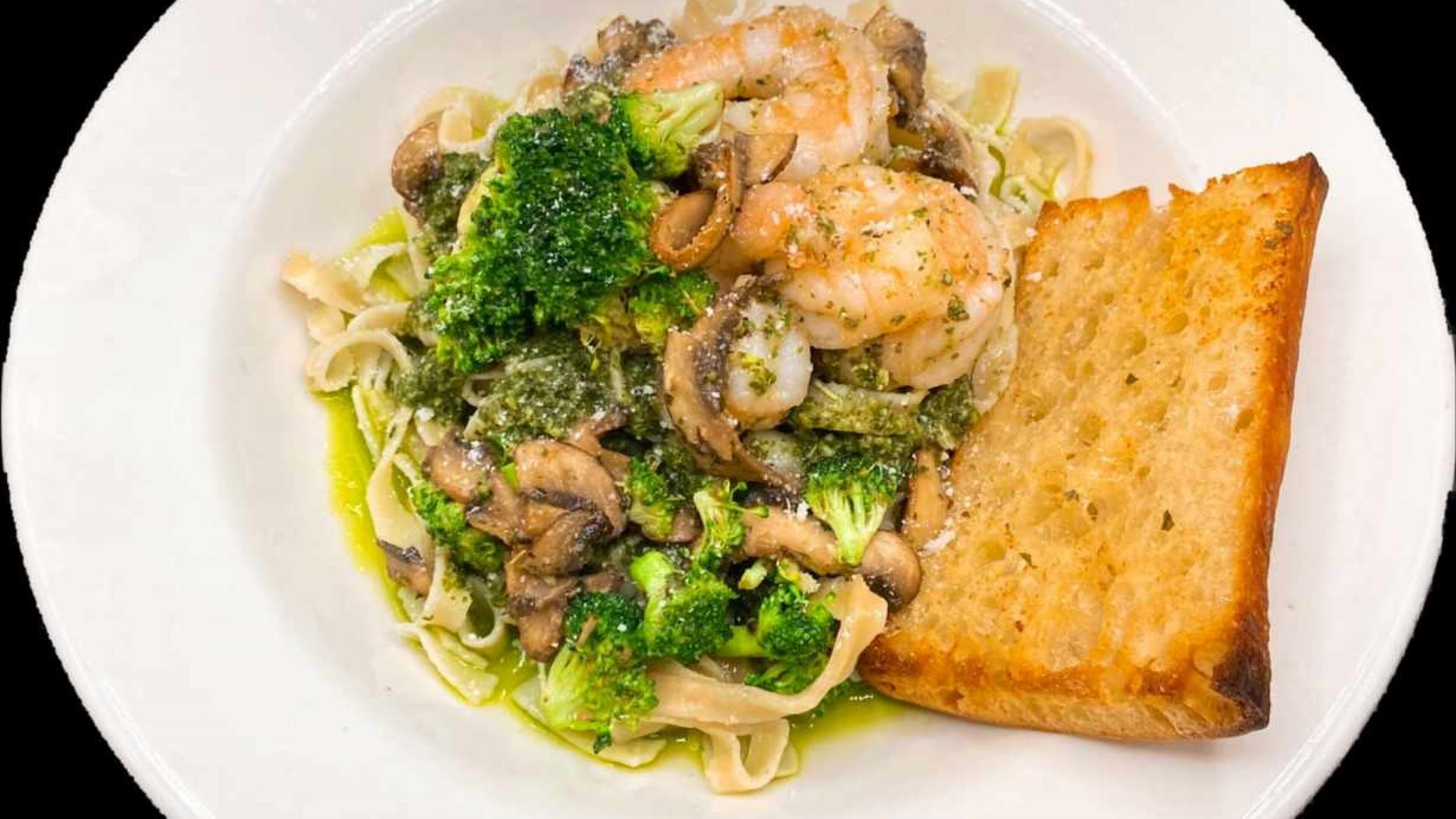 Pasta from the menu of Pastaholics. / Courtesy of Shaunya Noble