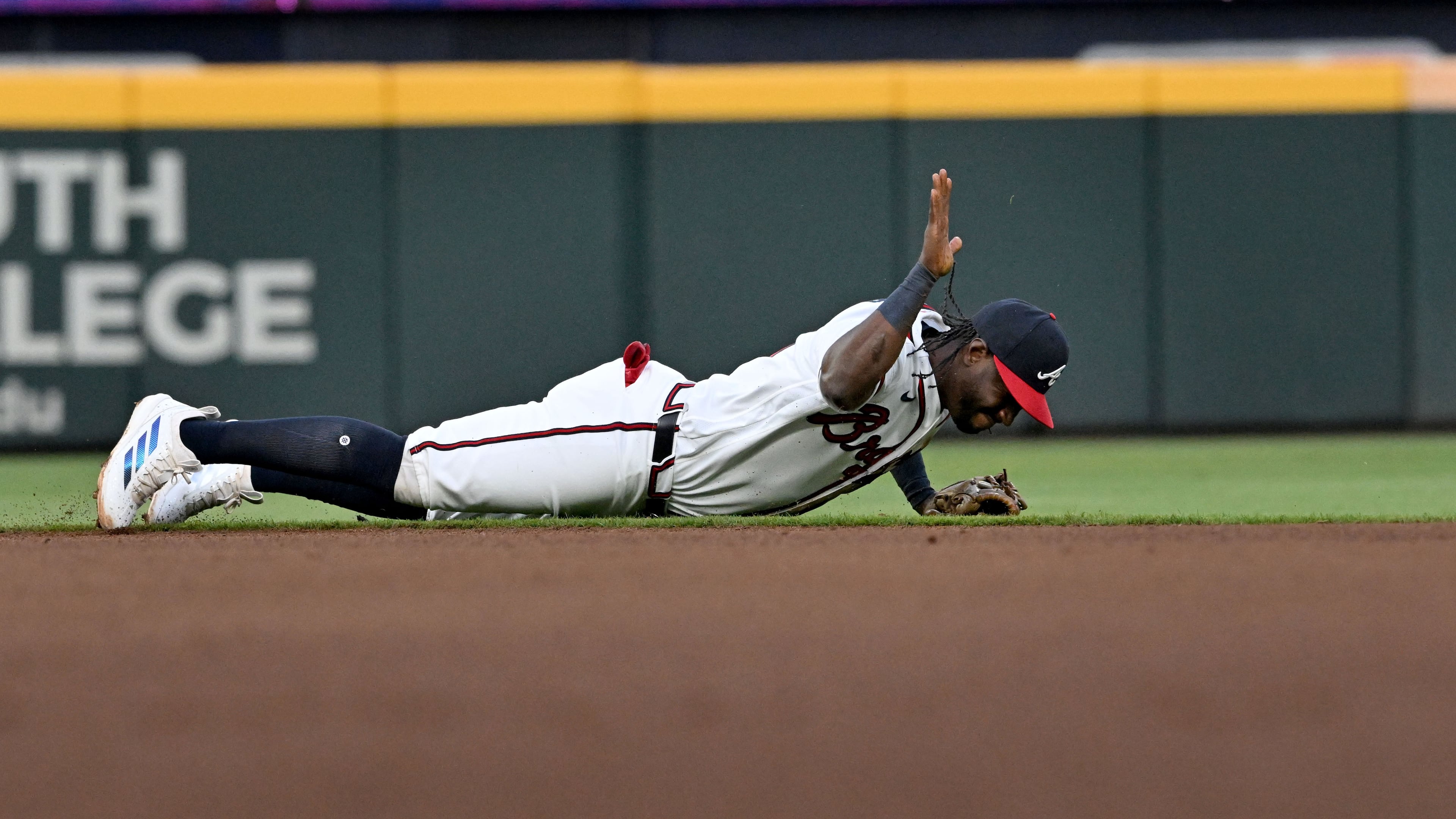 Braves shortstop Jorge Mateo fails to field a single hit by Toronto Blue Jays second baseman Ernie Clement (not shown) at Truist Park on Tuesday, June 2, 2026, in Atlanta. (Hyosub Shin/AJC)
