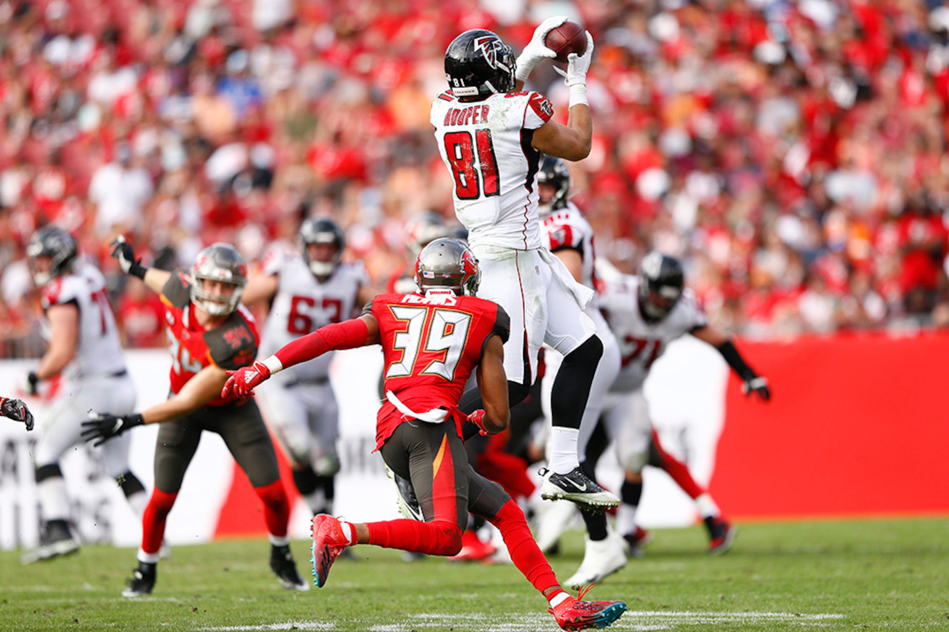 Falcons tight end Austin Hooper makes a catch against the Tampa Bay Buccaneers during the second half in the regular season finale Sunday, Dec. 29, 2019, at Raymond James Stadium in Tampa, Fla.