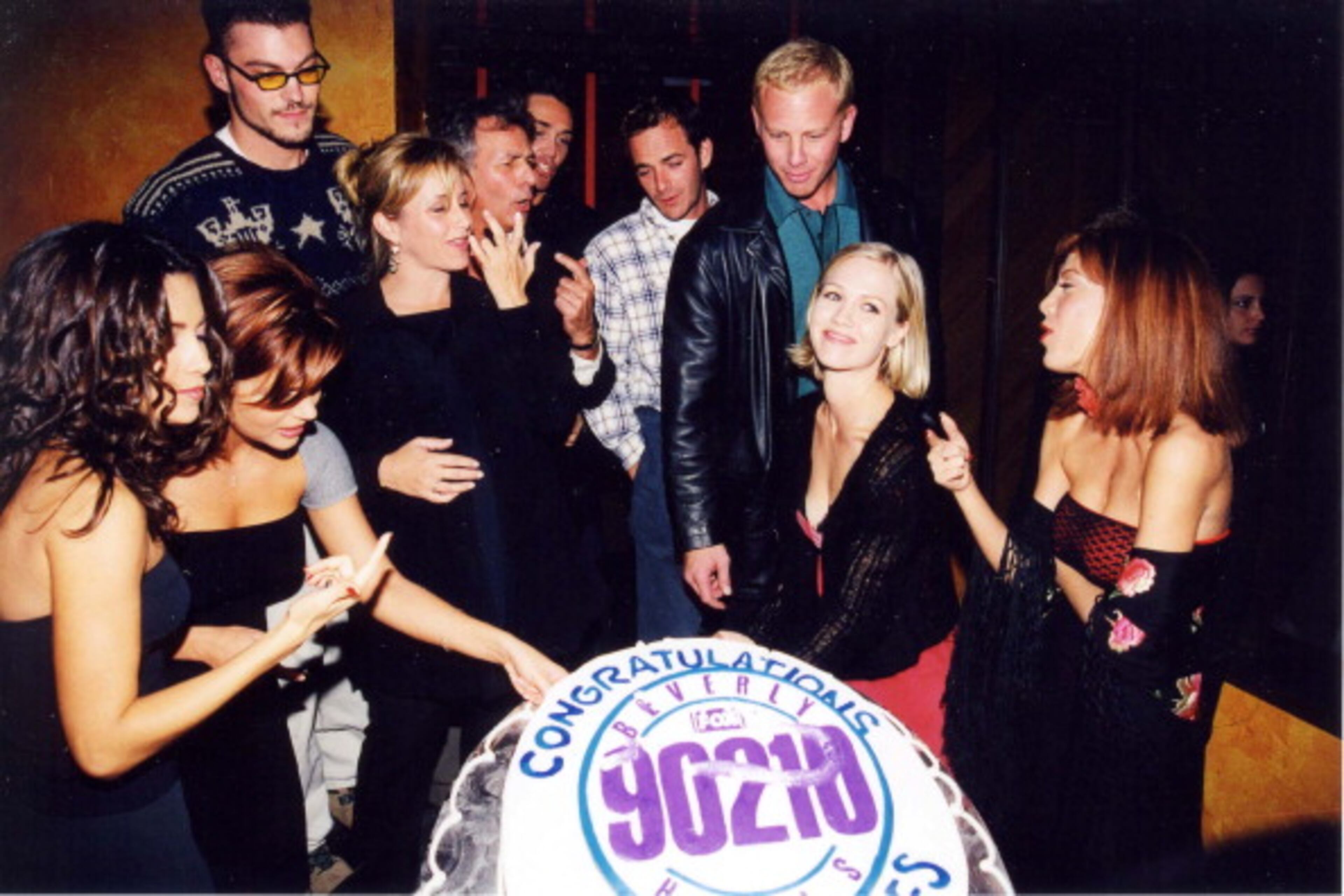 Brian Austin Green, Gabrielle Carteris, Joe E. Tata, Luke Perry, Jennie Garth & Tori Spelling (Photo by Jeff Kravitz/FilmMagic, Inc)