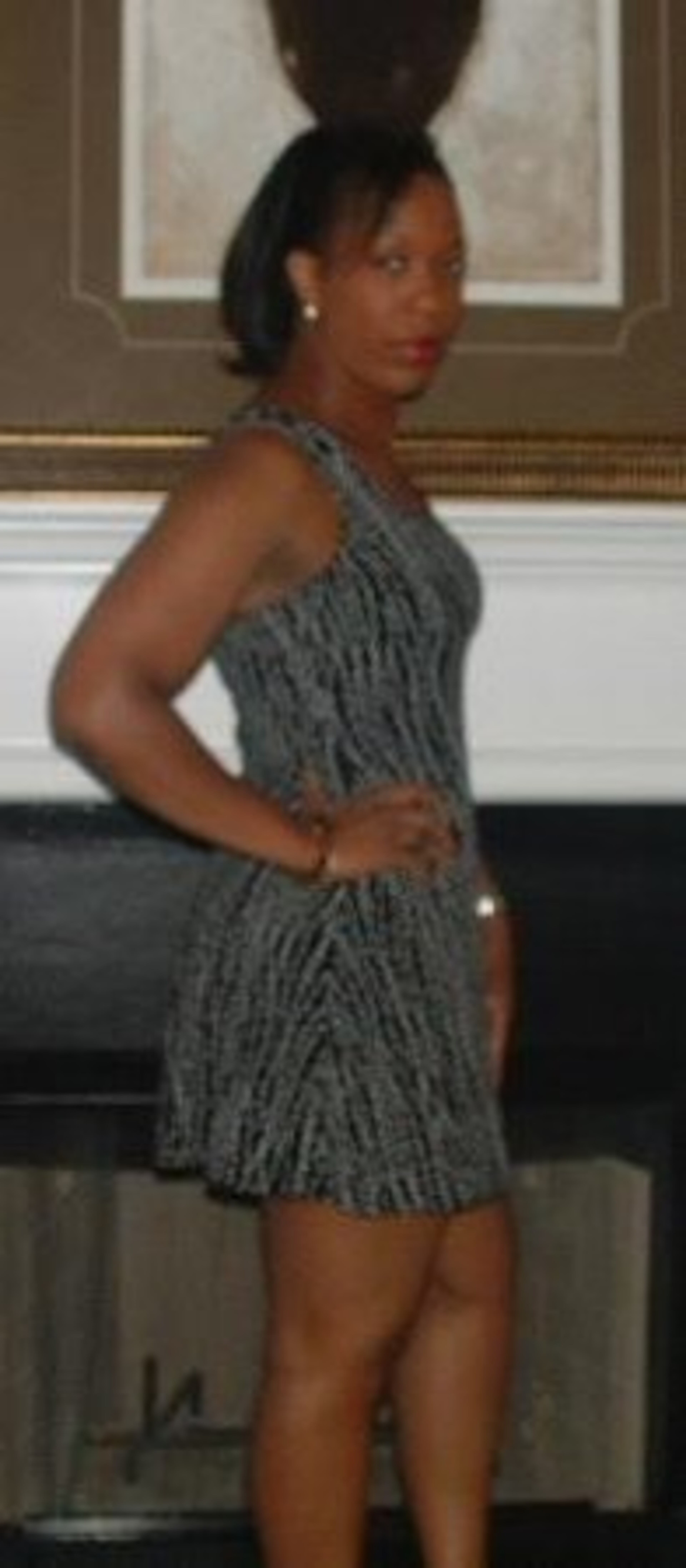 This pictures shows that a grandmother of 6 and mother of 2 adult daughters can still hold the Diva Card in 2008