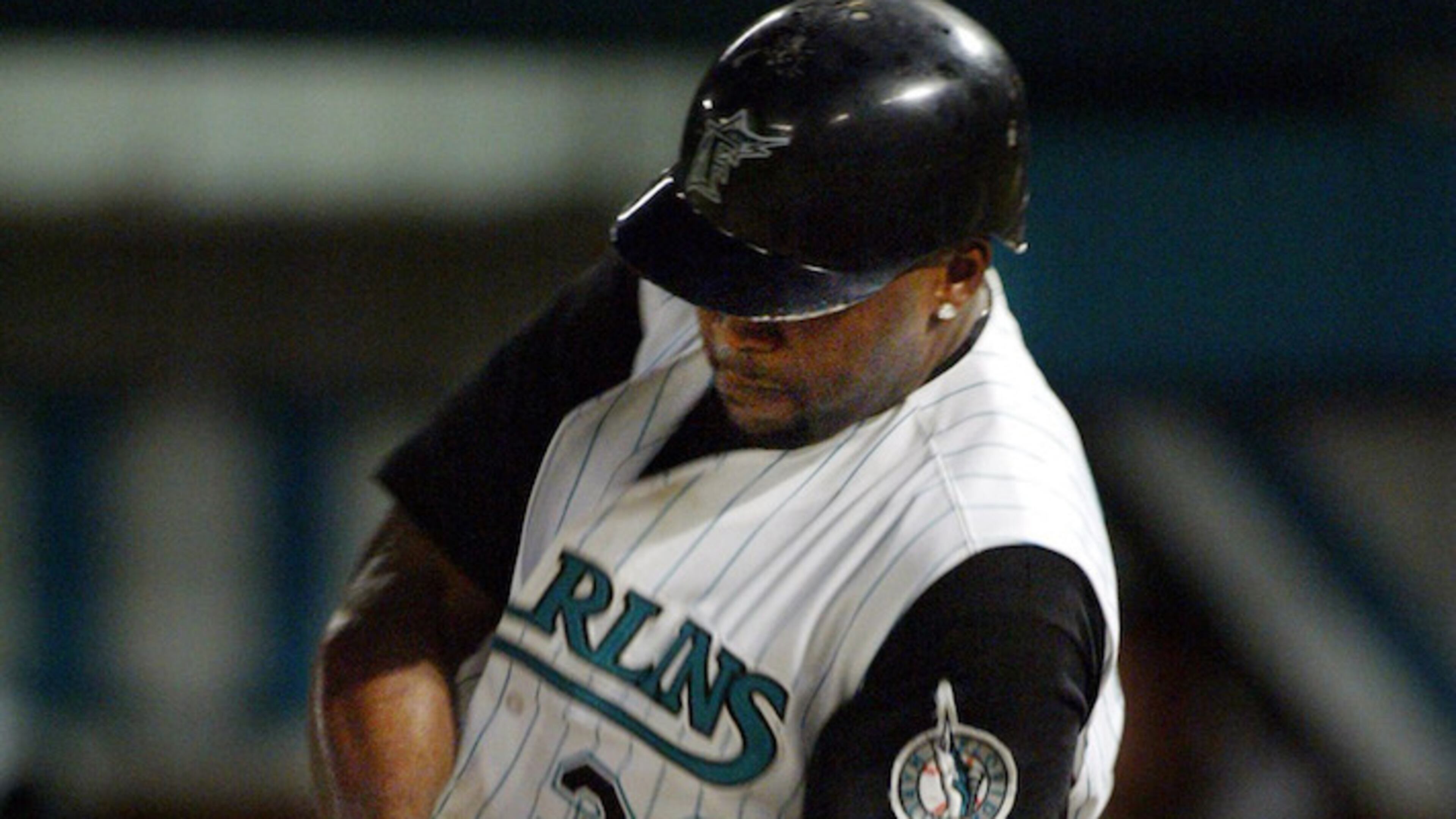 Cliff Floyd (30), a member of what was then the Florida Marlins, hits a pop fly during the fifth inning against the Detroit Tigers on Saturday, June 22, 2002 at Pro Player Stadium. (Richard Patterson/Miami Herald/TNS)