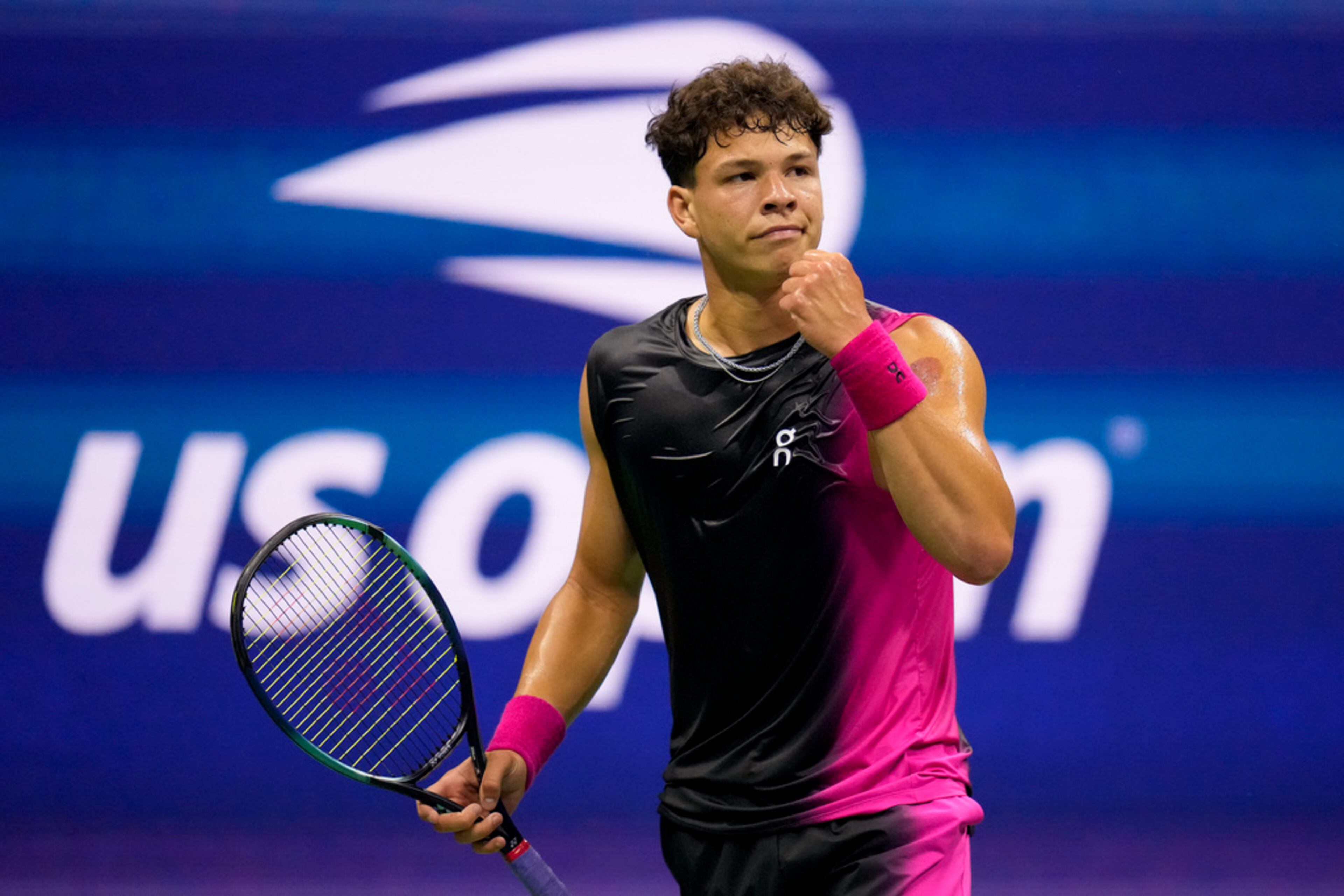 Ben Shelton, of the United States, reacts during a match against Frances Tiafoe, of the United States, during the quarterfinals of the U.S. Open tennis championships, Tuesday, Sept. 5, 2023, in New York. (AP Photo/Charles Krupa)