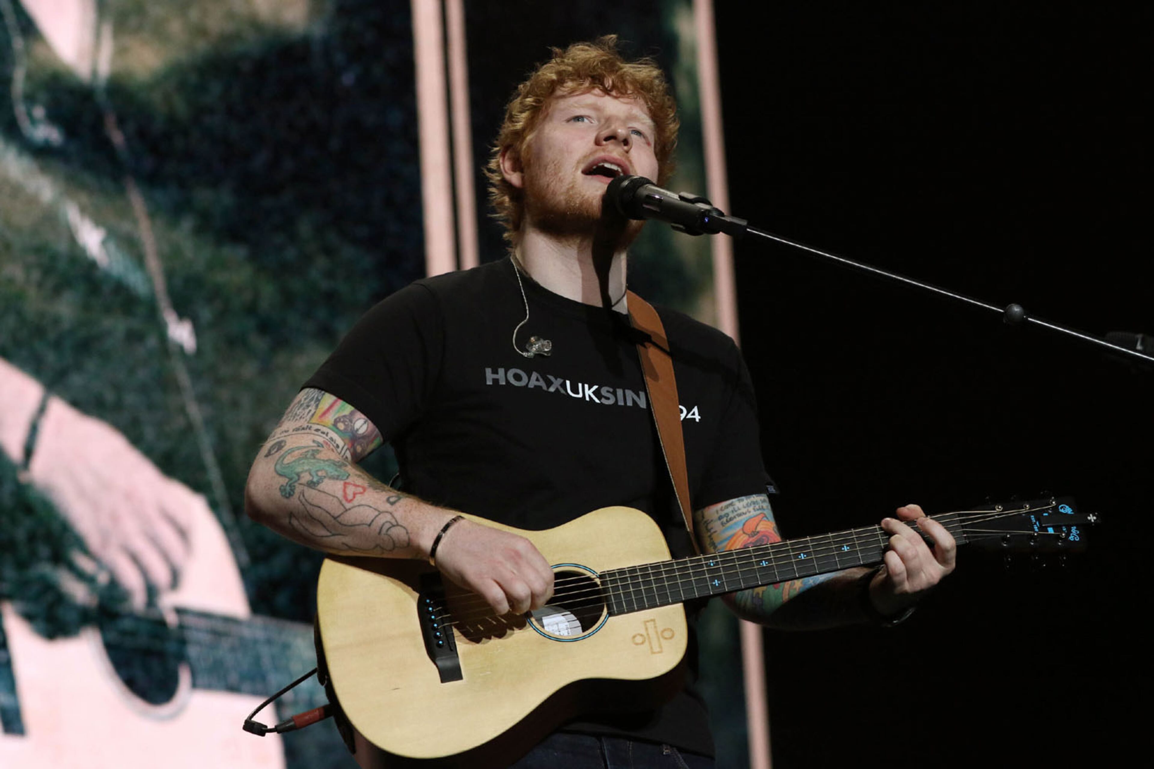 #17 of #30. PLEASE KEEP IN SEQUENTIAL ORDER FOR THE CONTINUITY OF THE GALLERY.
British stars Ed Sheeran and James Blunt rocked the first of two sold out nights at Infinite Energy Center on Friday, August 25, 2017.
Robb Cohen Photography & Video /RobbsPhotos.com