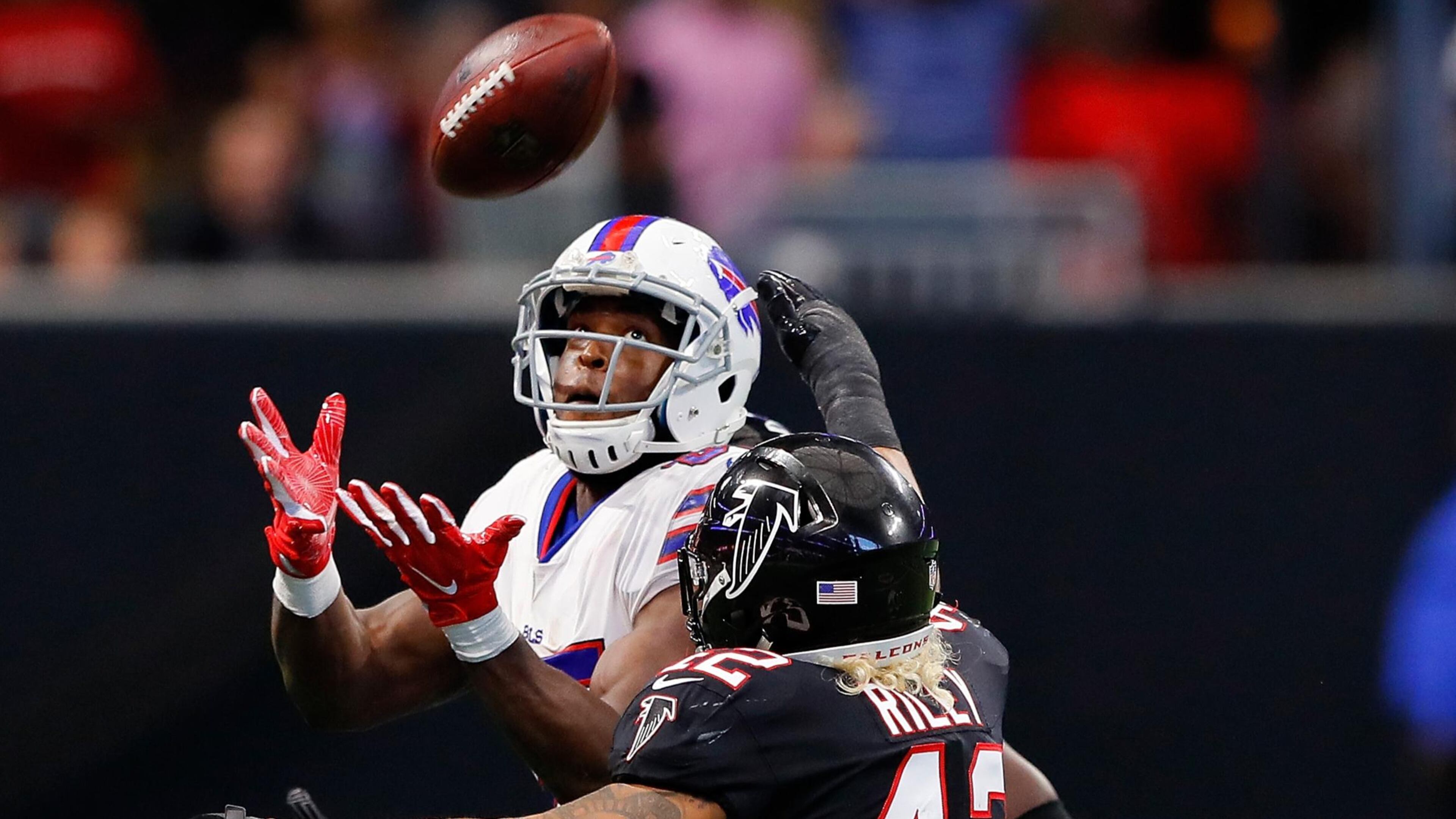 ATLANTA, GA - OCTOBER 01: Charles Clay #85 of the Buffalo Bills catches a pass against Duke Riley #42 of the Atlanta Falcons during the second half at Mercedes-Benz Stadium on October 1, 2017 in Atlanta, Georgia. (Photo by Kevin C. Cox/Getty Images)