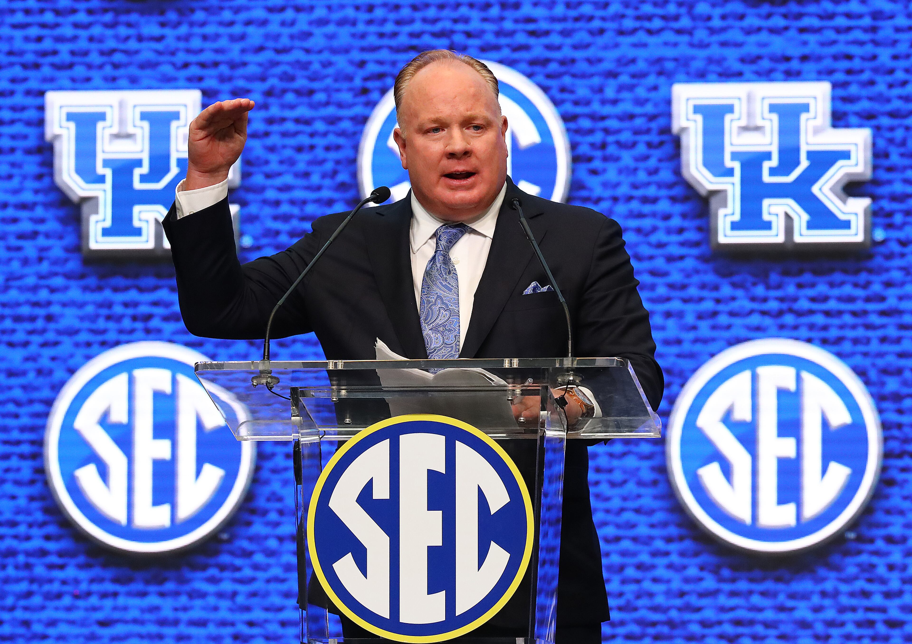 072022 Atlanta: Kentucky head coach Mark Stoops holds his press conference at SEC Media Days in the College Football Hall of Fame on Wednesday, July 20, 2022, in Atlanta. “Curtis Compton / Curtis Compton@ajc.com”