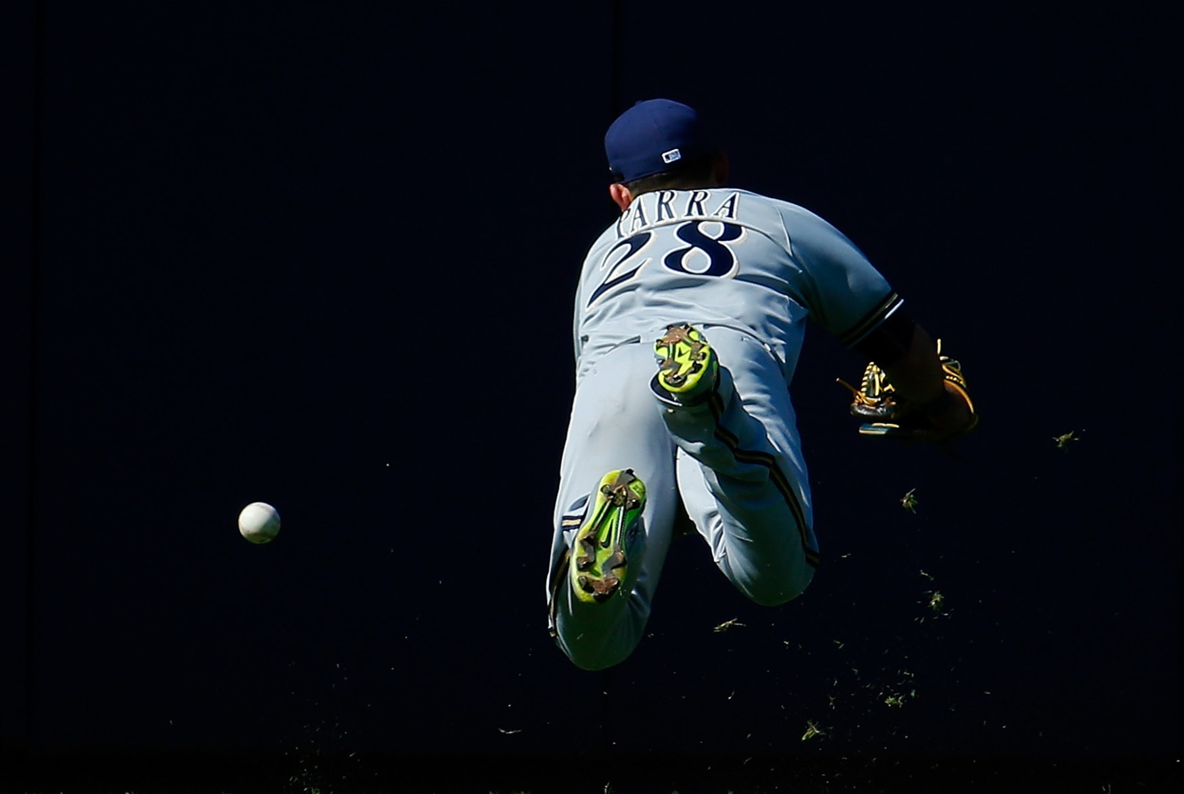 Gerardo Parra #28 of the Milwaukee Brewers dives as he fails to catch this double hit by A.J. Pierzynski #15 of the Atlanta Braves in the second inning at Turner Field on May 23, 2015 in Atlanta, Georgia. (Photo by Kevin C. Cox/Getty Images)