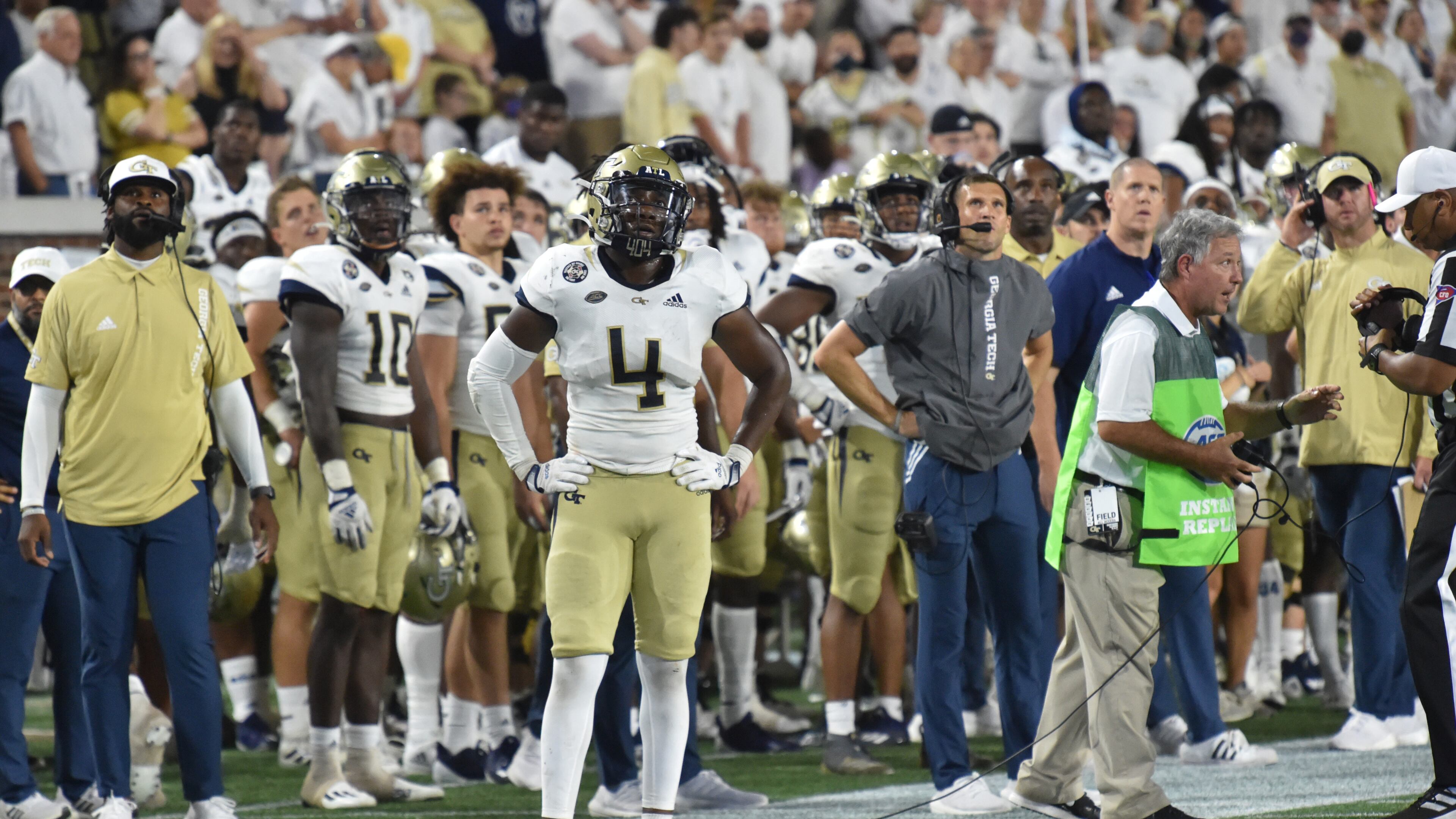 Georgia Tech's sideline watches Northern Illinois score the game-winning touchdown Saturday. (Hyosub Shin / Hyosub.Shin@ajc.com)