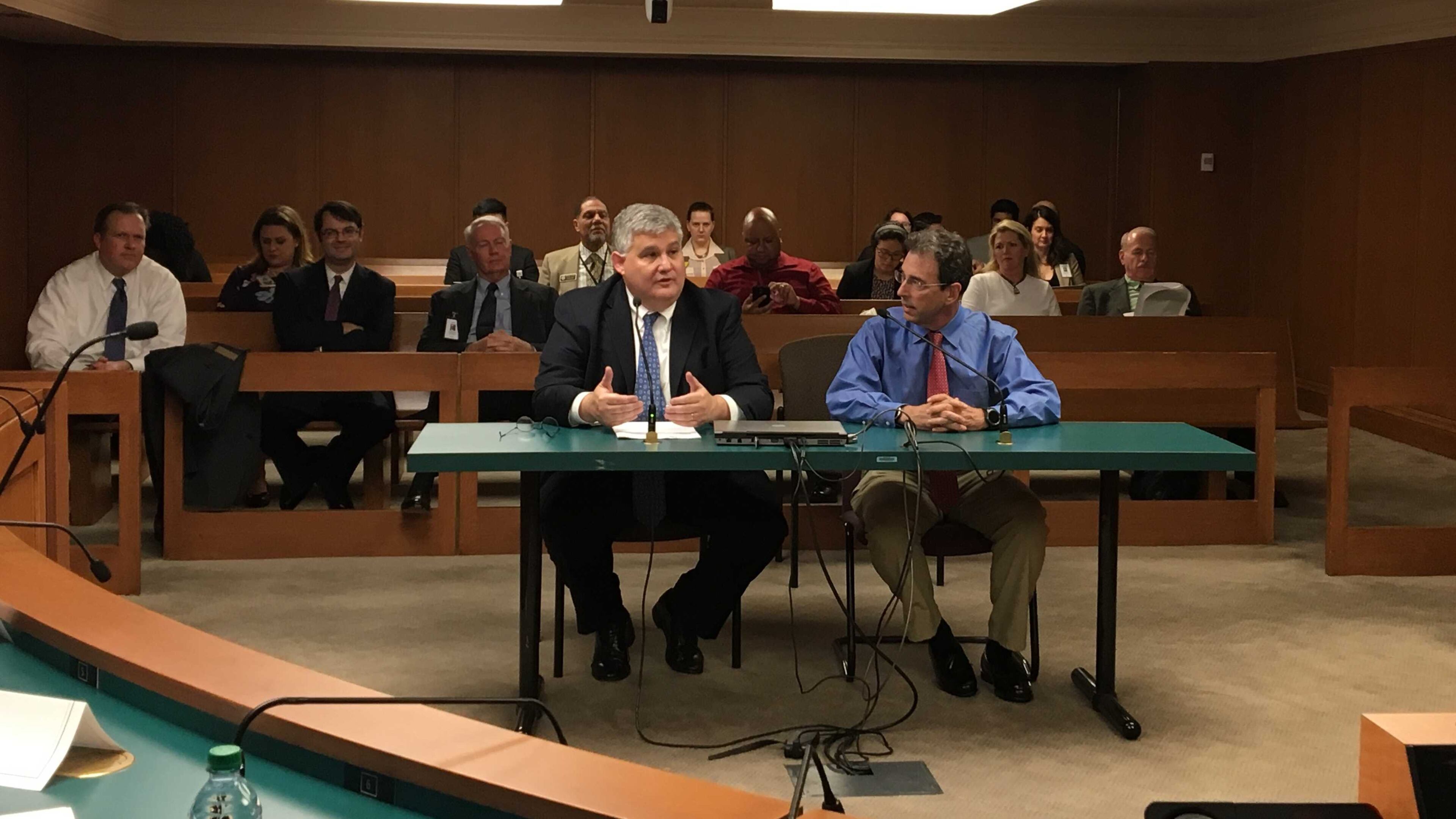 Sen. David Shafer, R-Duluth, and consumer expert Clark Howard testified in support of Senate Bill 376 during a hearing of the Senate Banking and Financial Institutions Committee in February 2018. Photo: Georgia Senate Press Office