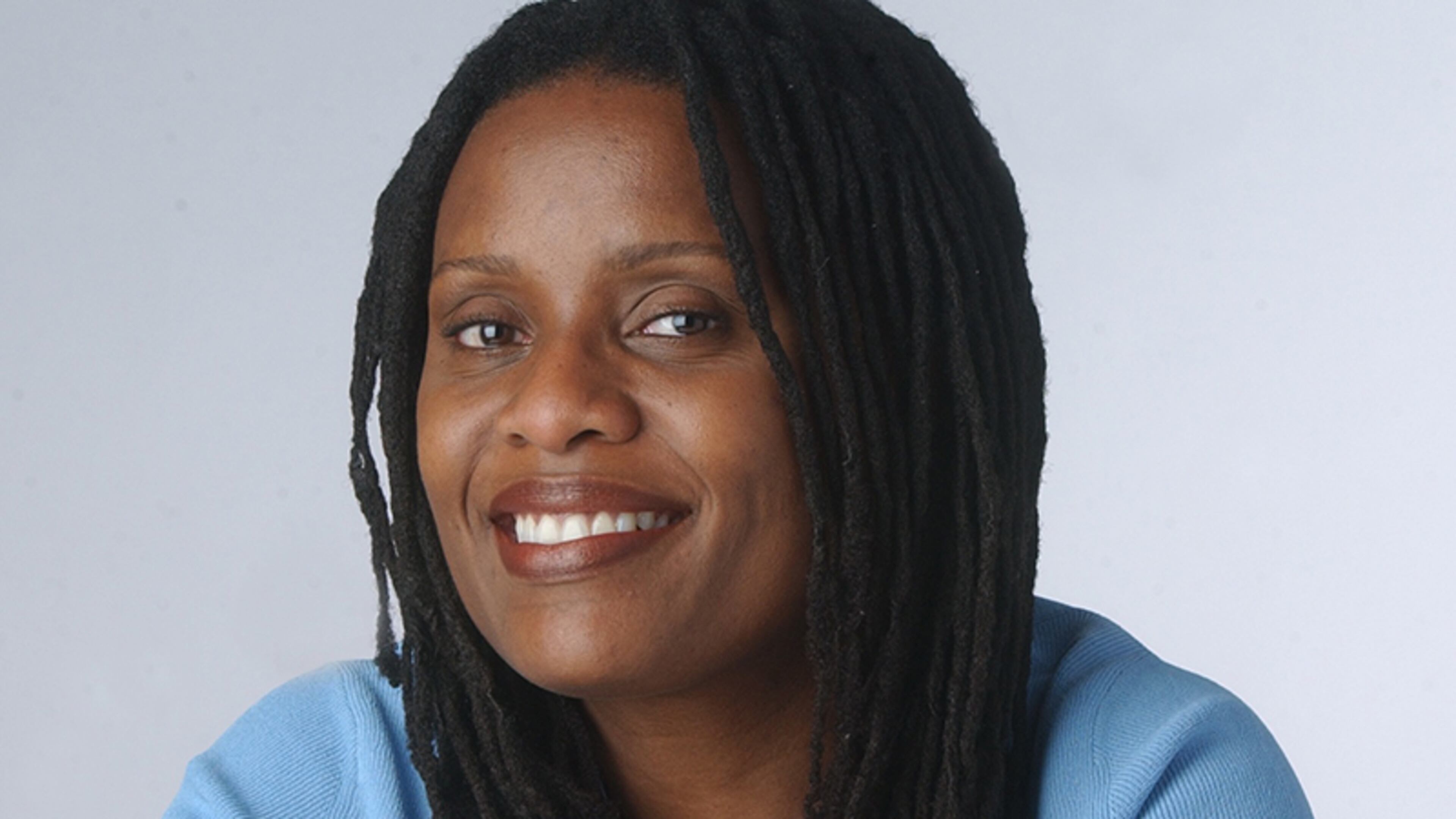 Rosalind Bentley. An award-winning writer, Bentley has been a reporter at the AJC for 13 years but began her career on the frozen tundra at the Minneapolis StarTribune. Her coverage has ranged from allegations of police brutality to the election of Nelson Mandela in South Africa, to arts and culture. Though proficient in stories of 140 characters â @rozrbentley on Twitter â sheâs a practitioner of long-form narratives and her work has recently been anthologized in the book Best American Newspaper Narratives. She was also a Pulitzer Prize finalist for race coverage during her time on the tundra.