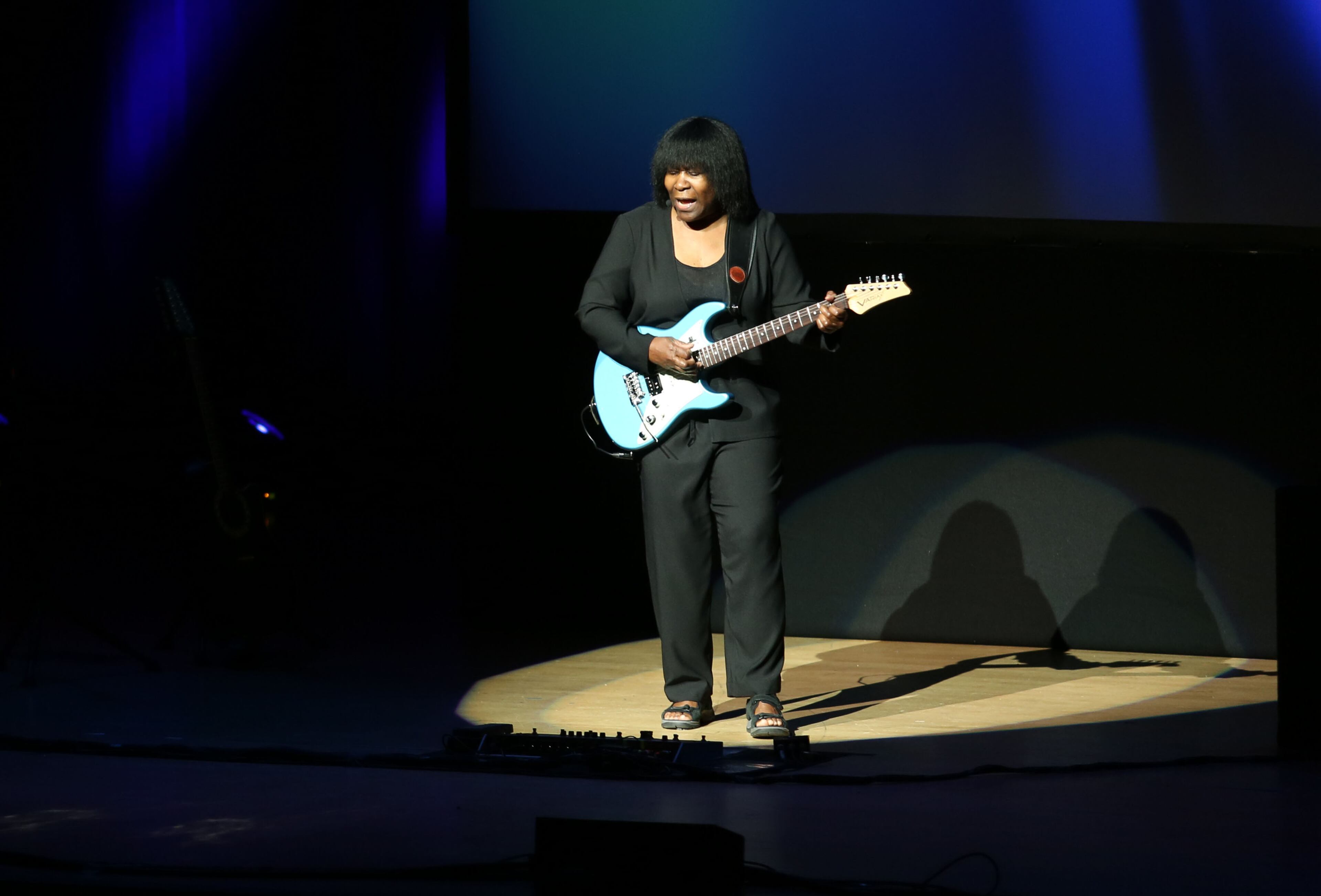 Singer-songwriter Joan Armatrading performed Wednesday, April 30, 2015 at Atlanta Symphony Hall. She presented a mix of her best known hits including "City Girl," as well as more obscure tunes. (Akili-Casundria Ramsess/Special to the AJC)