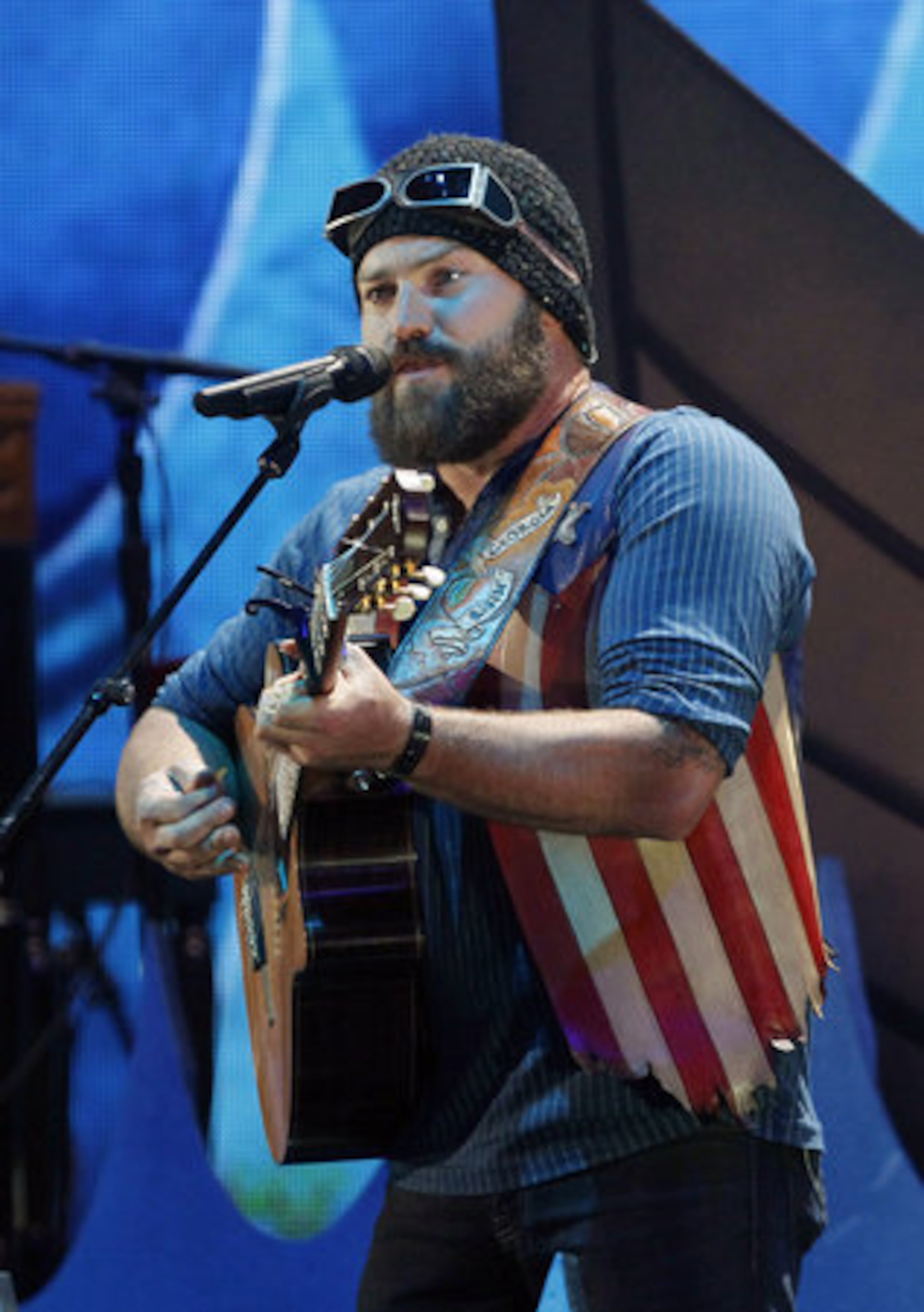 Zac Brown performs "Knee Dip" at the 2011 CMT Music Awards in Nashville, Tenn., on Wednesday, June 8, 2011.