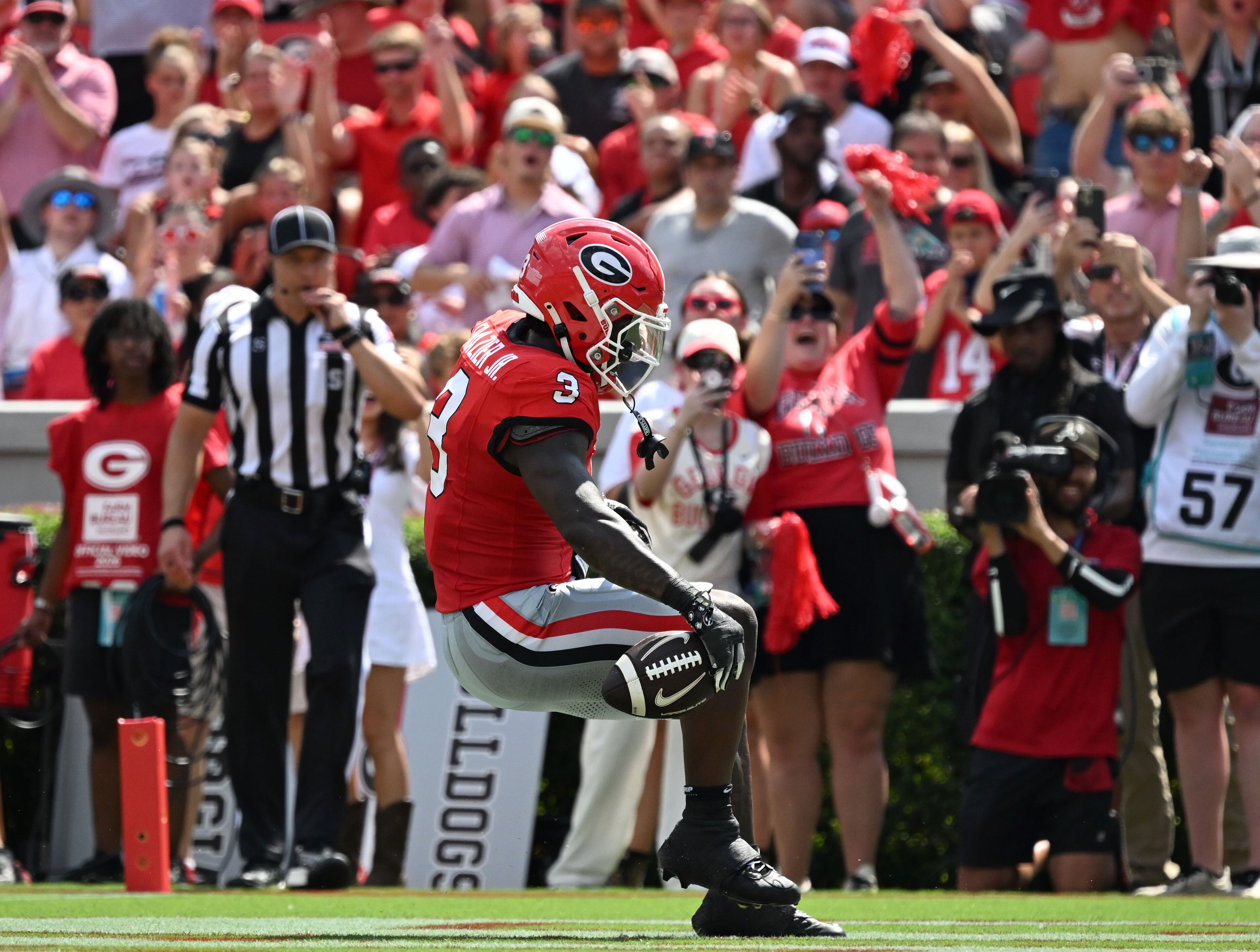 Georgia running back Nate Frazier scores a touchdown during the first half in an NCAA football game vs. Tennessee State at Sanford Stadium on Saturday, Sept. 5, 2026, in Athens, Ga. (Hyosub Shin/AJC)