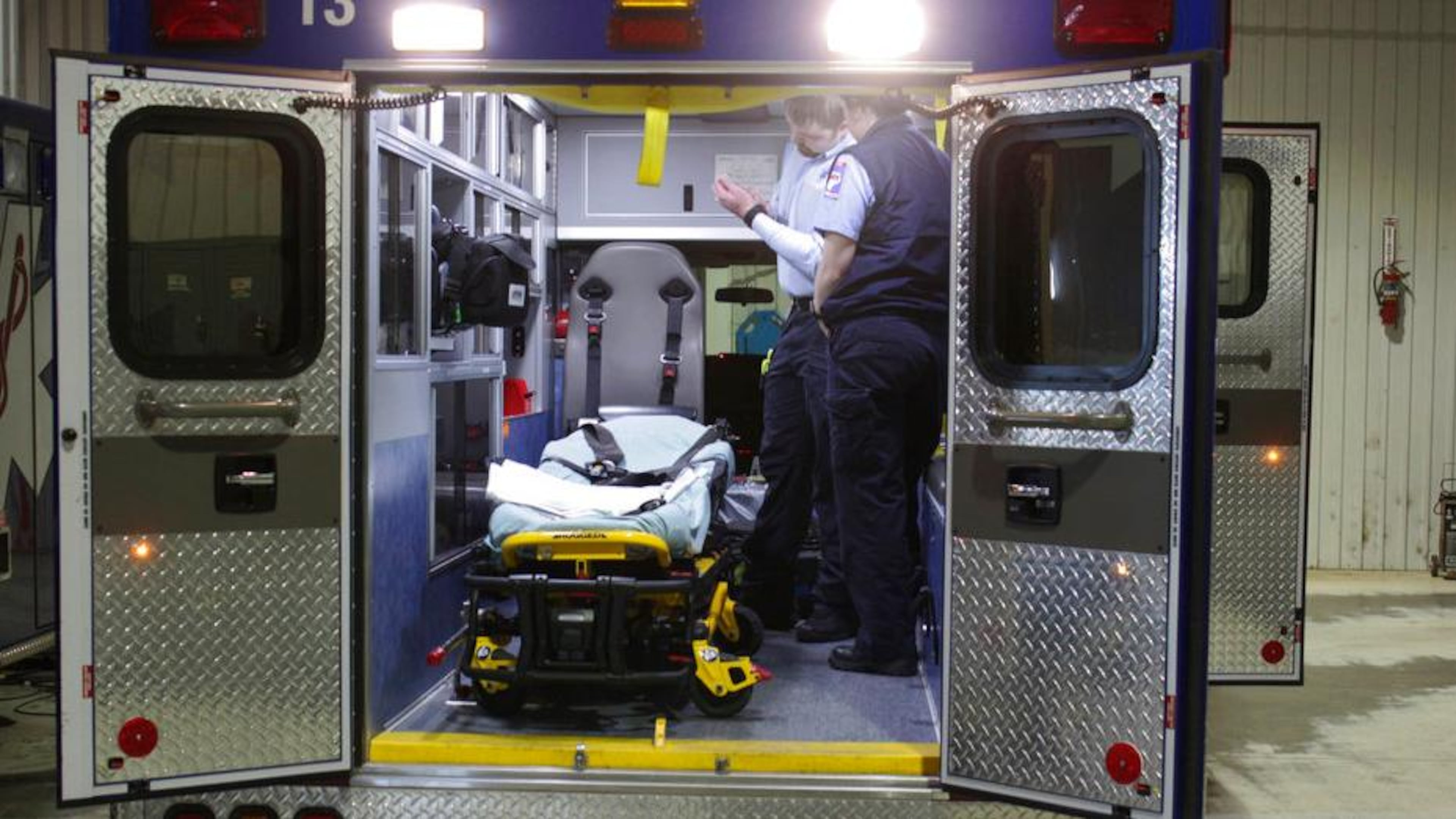 Journalist Tim Mak, who also has an EMT certification, has tweeted about how people can help stop bleeding from gunshot wounds before responders arrive if they are in an emergency.