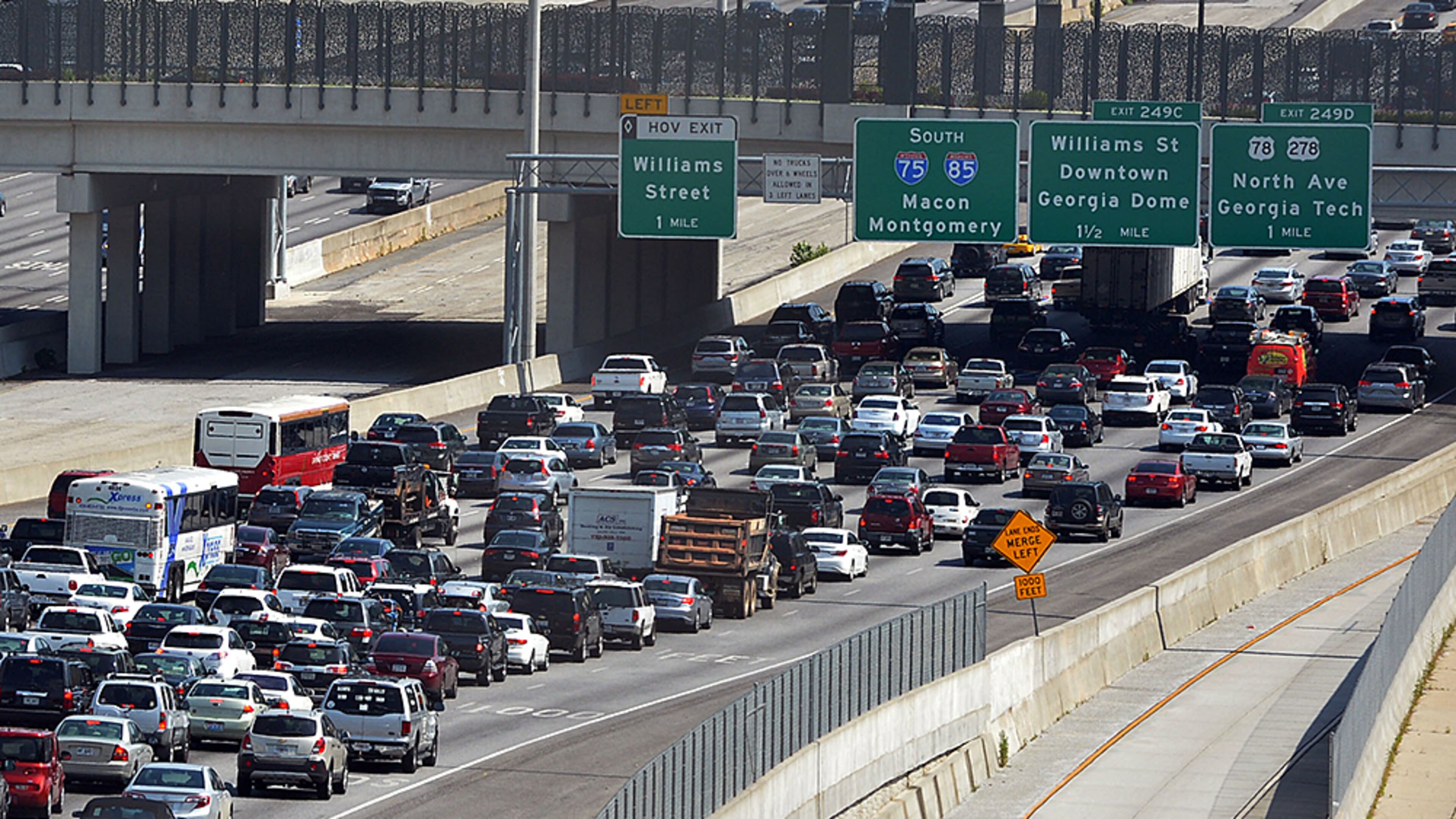 MAY 23, 2014 Traffic starts to get congested on the connector in downtown Atlanta during the evening rush hour as commuters leave for the holiday weekend Friday, May 23, 2014. KENT D. JOHNSON/KDJOHNSON@AJC.COM
