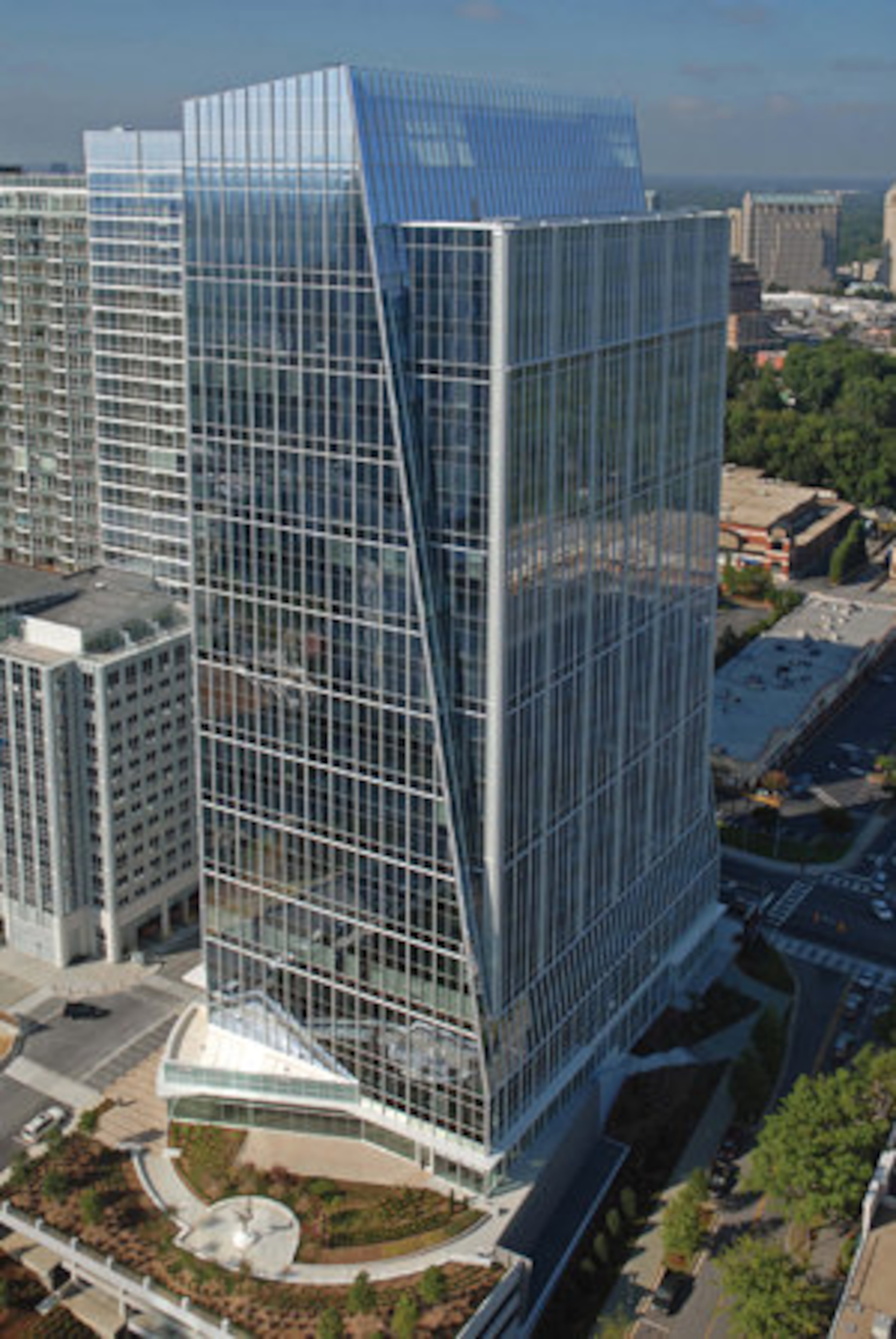 Terminus 200 is a 25-story, 564,850-square-foot, LEED Gold-certified office tower featuring approximately 16,000 square feet of ground-level retail space. Located at the historic heart of Buckhead at the intersection of Peachtree and Piedmont roads, Terminus 200 provides numerous access points to MARTA and Atlanta's major interstate highways.
