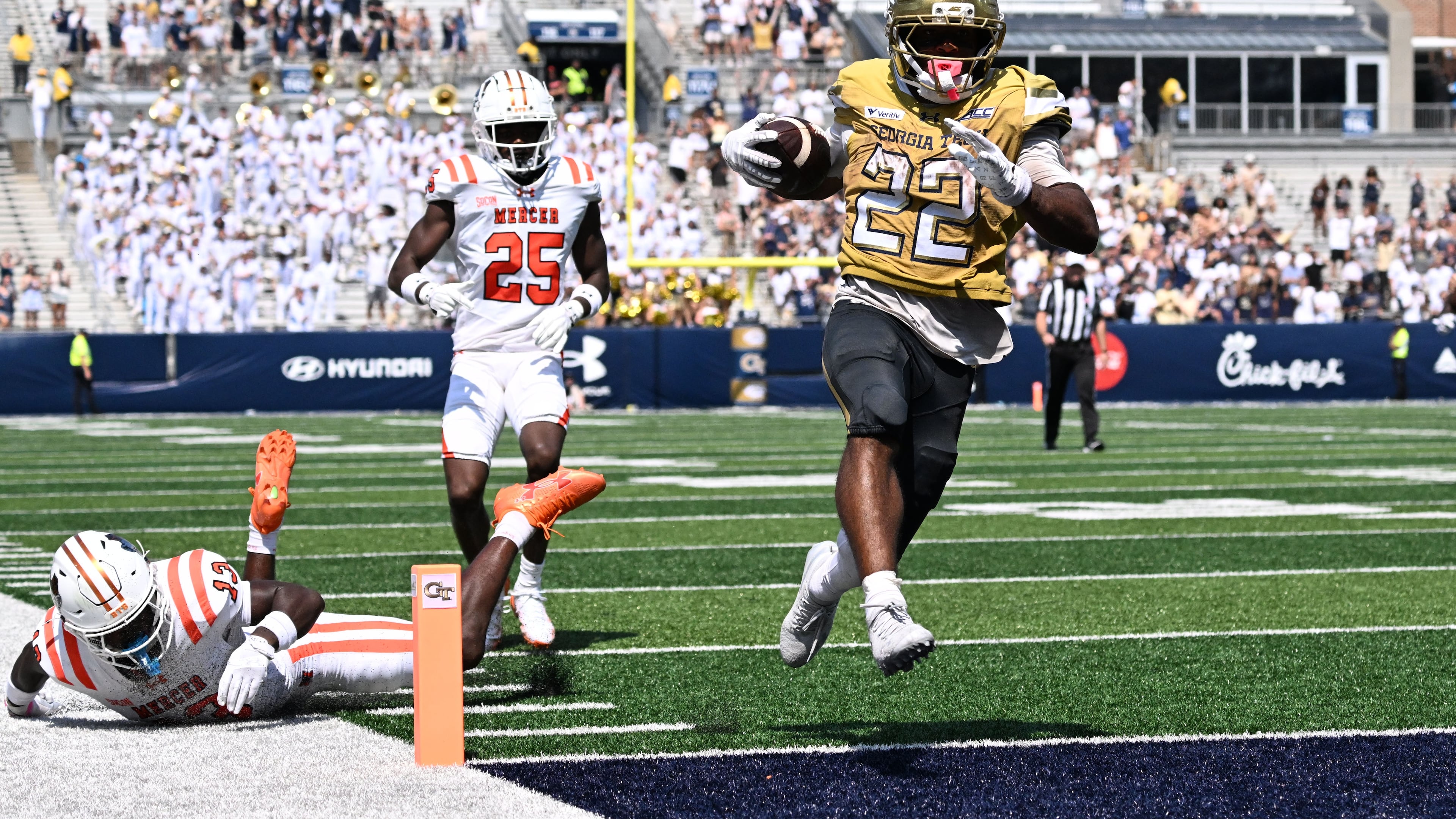 Georgia Tech running back Justice Haynes (22) scores a touchdown during the second half in an NCAA college football game at Bobby Dodd Stadium on Saturday, Sept. 19, 2026, in Atlanta. Georgia Tech won 44-11 over Mercer. (Hyosub Shin/AJC)