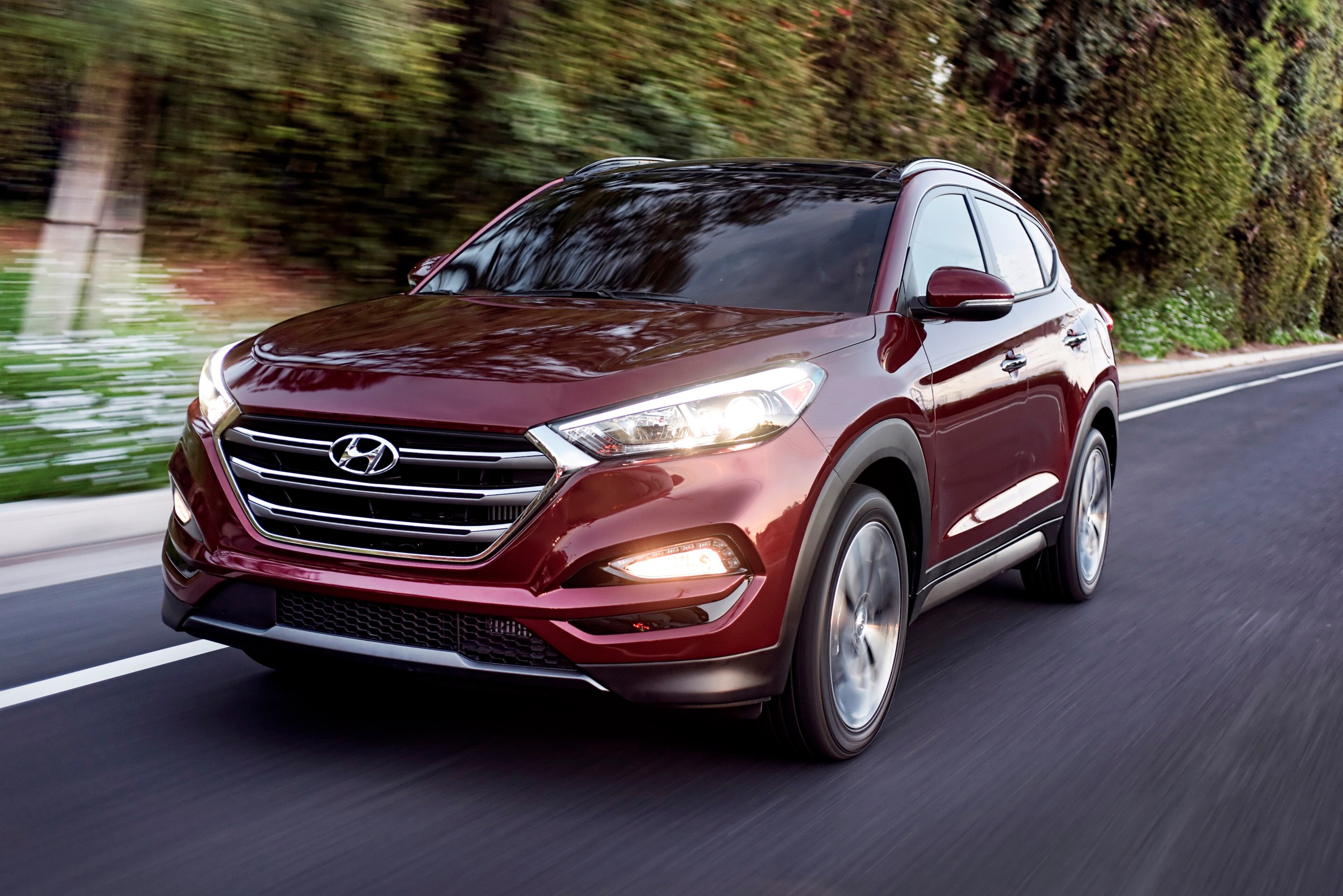 This photo provided by Hyundai Motor America shows the 2016 Hyundai Tucson. Hyundai’s entry in the fast-growing small SUV market gets longer, wider, sleeker and more efficient. The automaker added 3 inches to the Tucson’s length and made the SUV just over an inch wider. (Morgan Segal/Hyundai Motor America via AP)
