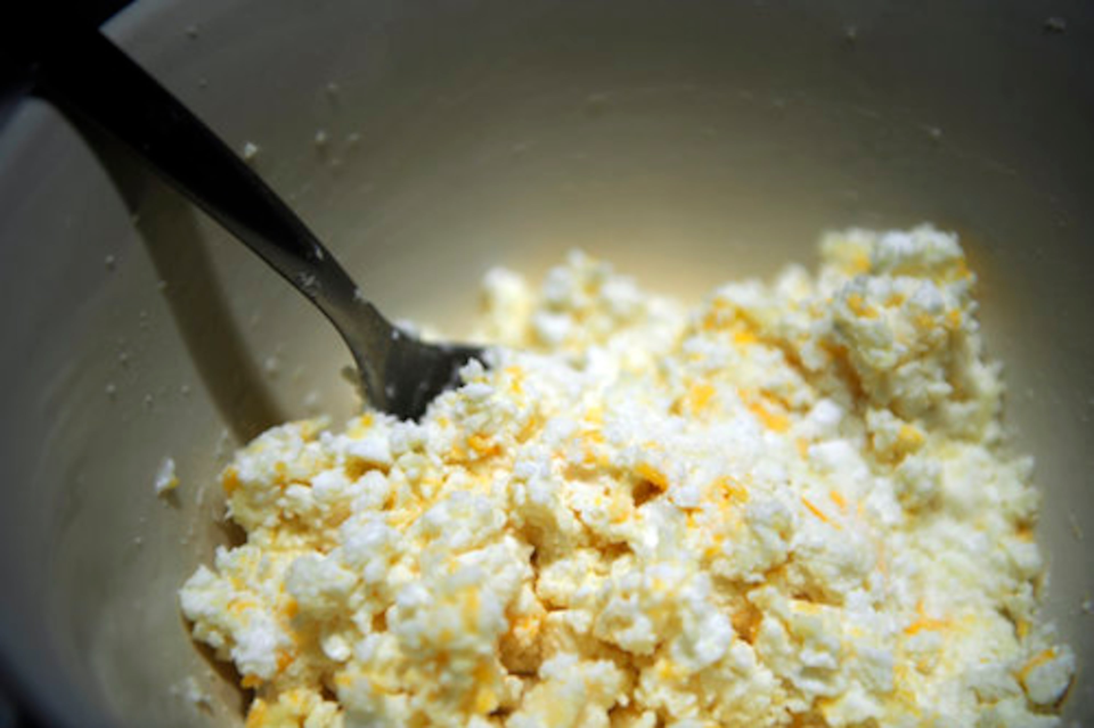 The cheese mixture -- shredded mozzarella, queso fresco and cottage -- will be slightly crumbly.