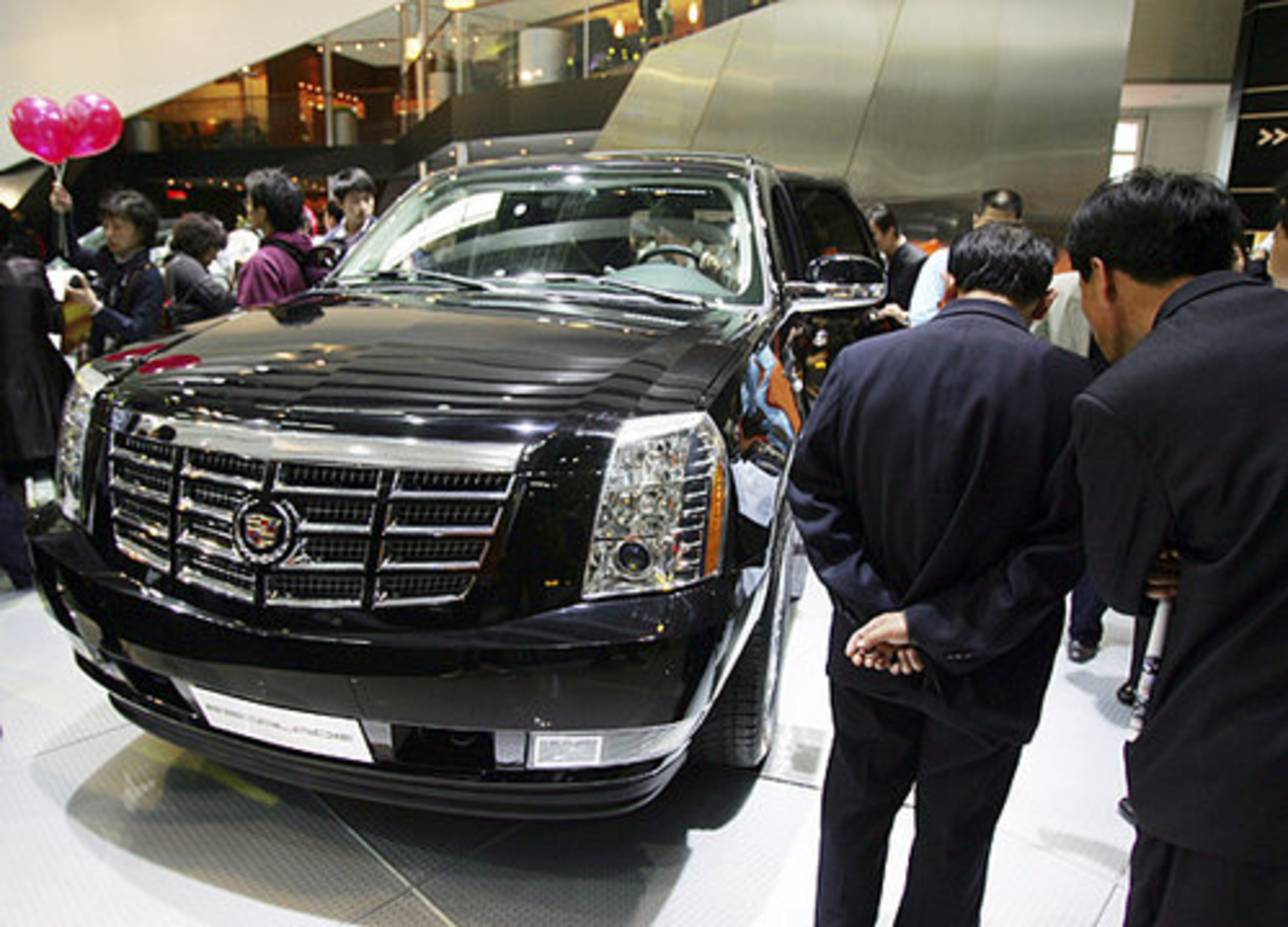 The Cadillac Escalade luxury SUV is the vehicle most likely to be targeted by thieves, according to the Highway Loss Data Institute, an insurance-funded group. The average insurance claim for it is $11,934. Here are the rest of the top 10, with the average loss payment per claim: