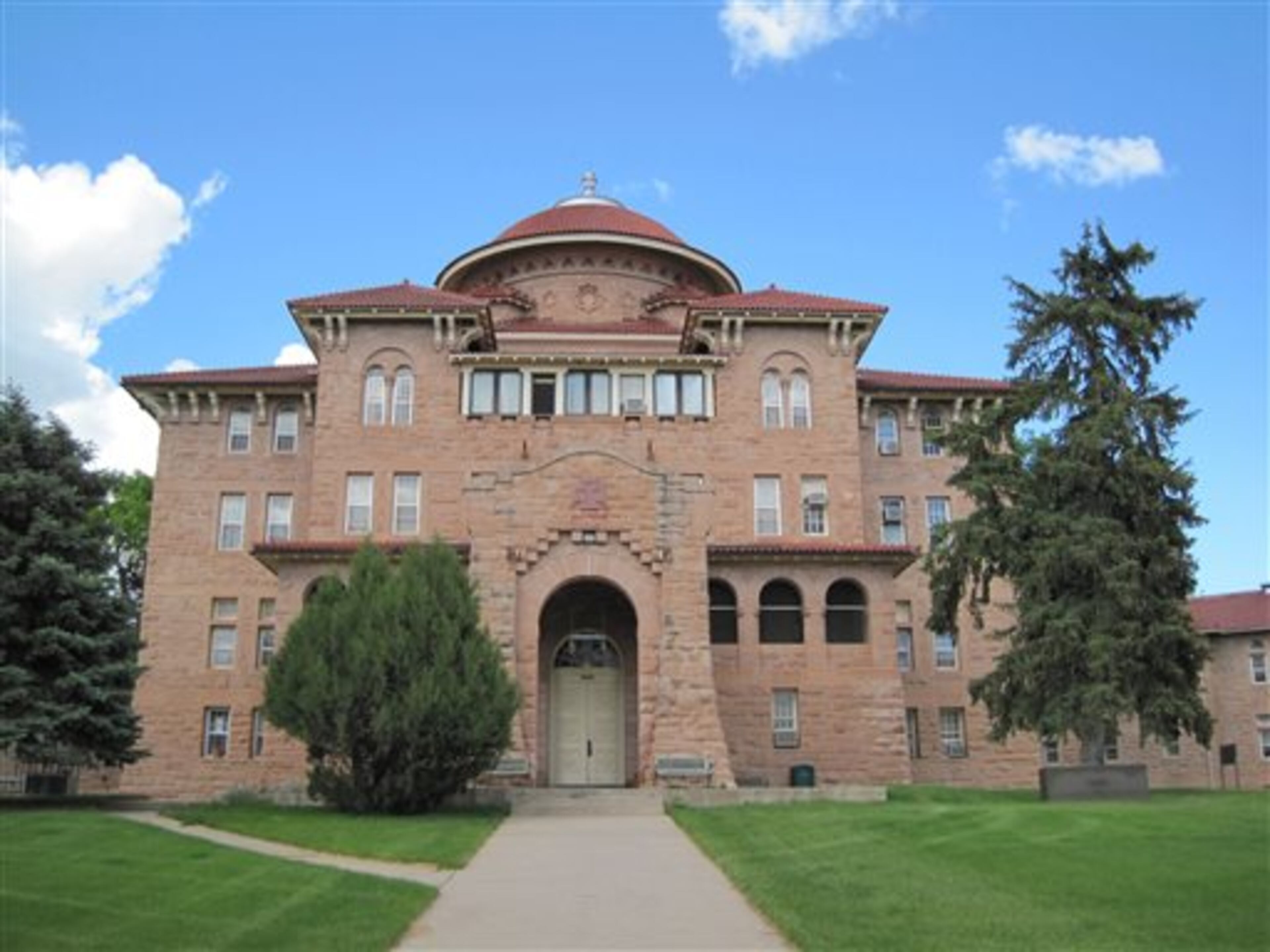 This undated image provided by National Trust for Historic Preservation shows Battle Mountain Sanitarium in Hot Springs, S.D., one of America's 11 most endangered historic places. Battle Mountain Sanitarium has provided medical care to veterans in the region for more than a century, and is one of the few properties owned by the Department of Veterans Affairs to be designated a National Historic Landmark. Today, the agency is moving forward with a proposal to abandon the facility. (AP Photo/Jennifer Buddenborg, National Trust for Historic Preservation)