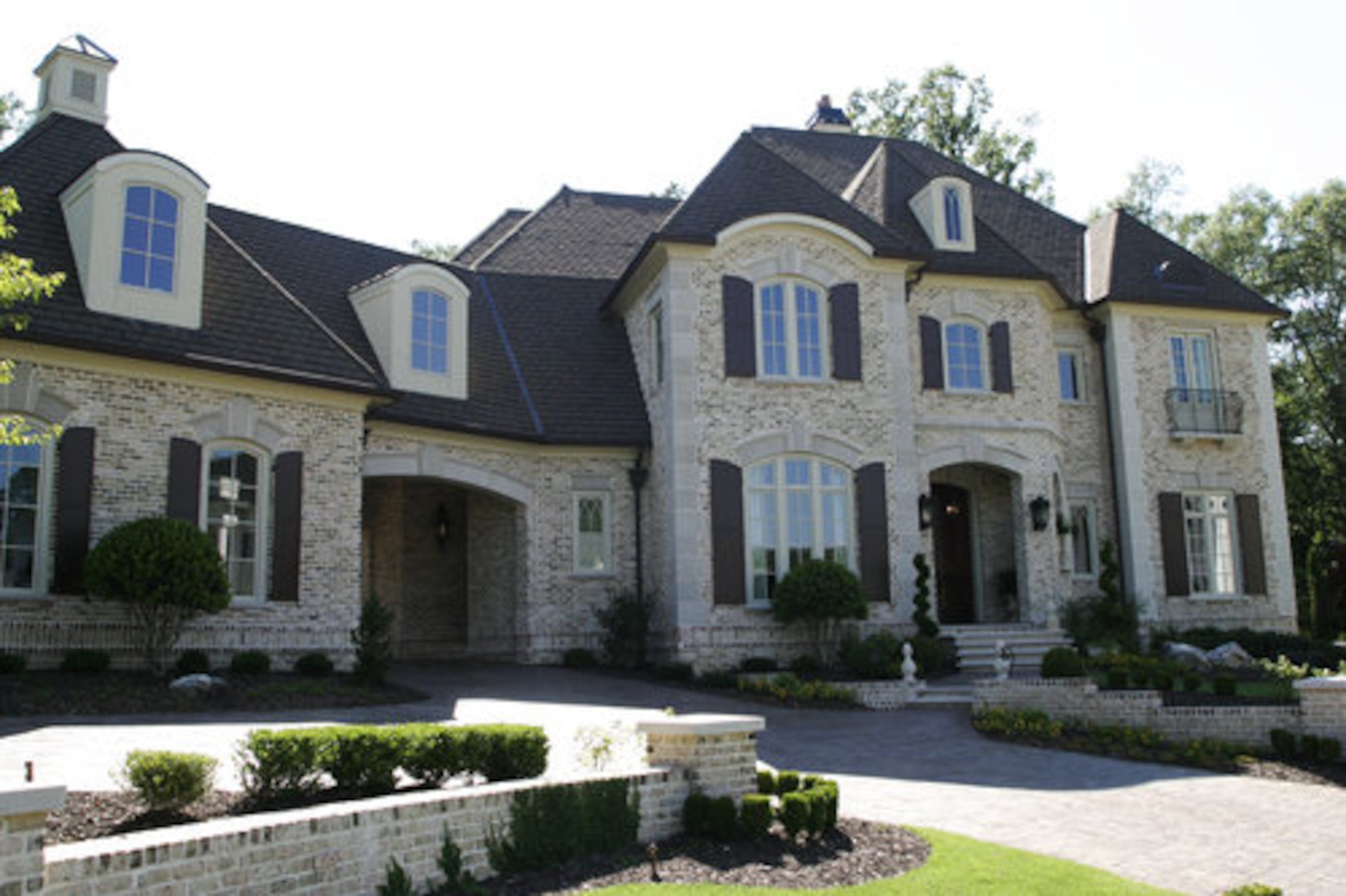 The Davidsons built the house in 2007 with the help of luxury builder Lewis Reeves (www.lewisreeveshomes.com). The seclusion, coupled with easy access to Atlanta, is what led the Davidsons to this area of Duluth.