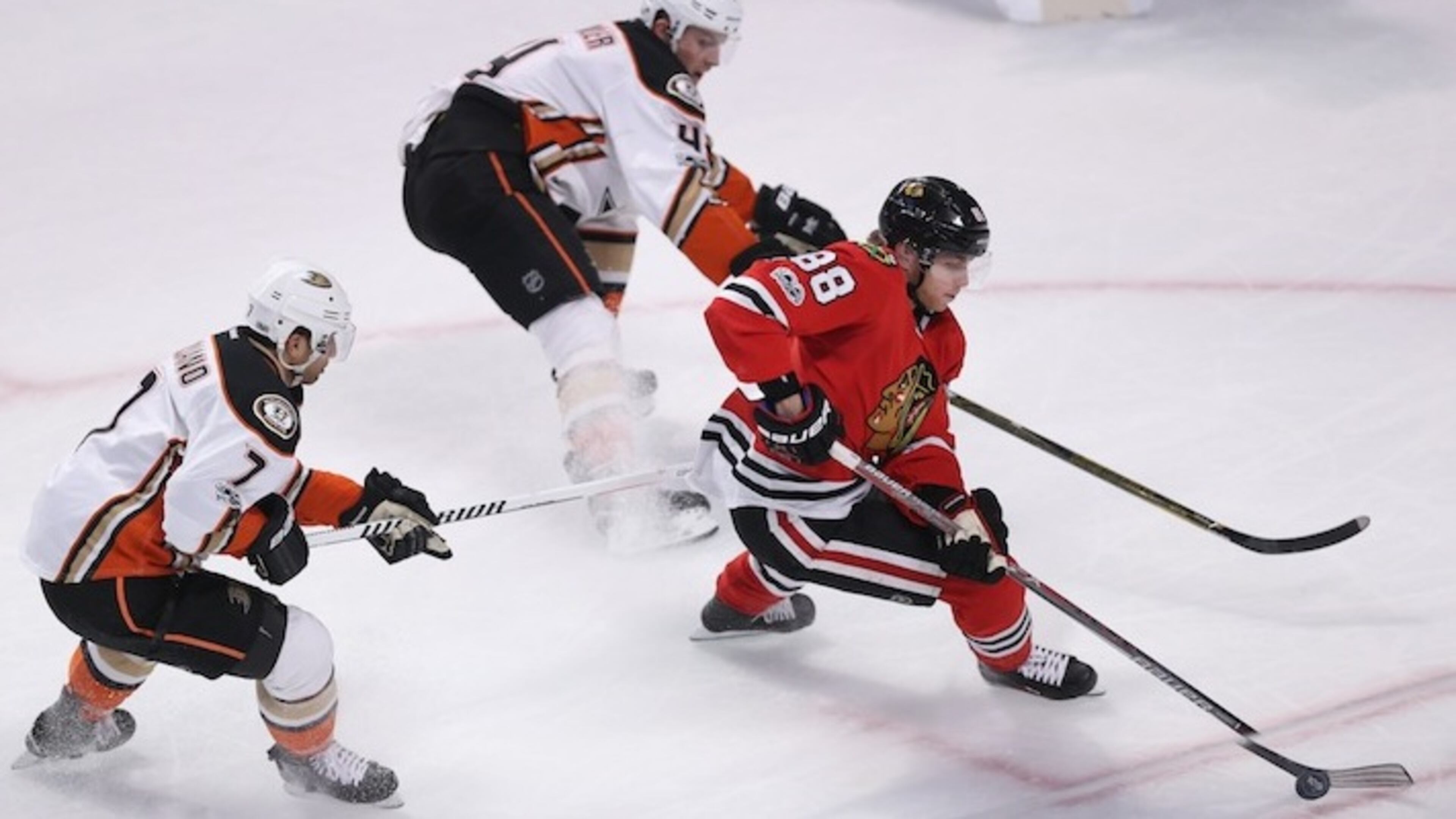 The Chicago Blackhawks' Patrick Kane (88) tries to make a move against the Anaheim Ducks at the United Center in Chicago on March 9, 2017. (Chris Sweda/Chicago Tribune/TNS)