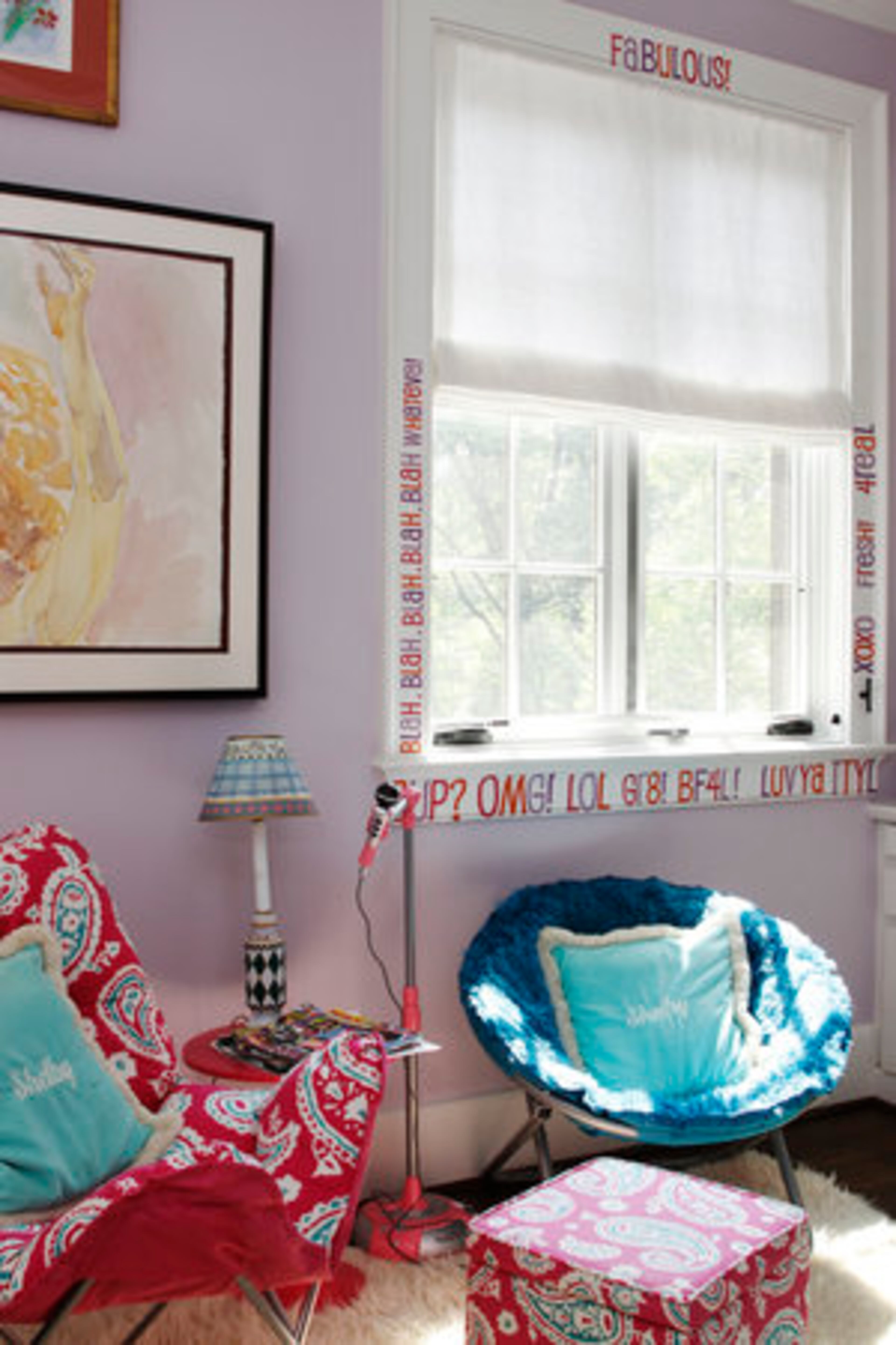 In Shelby's room, text lingo in vibrant colors was used to decorate the window molding. A shag rug, cozy seats and a microphone create a hipper version of "The View" set.