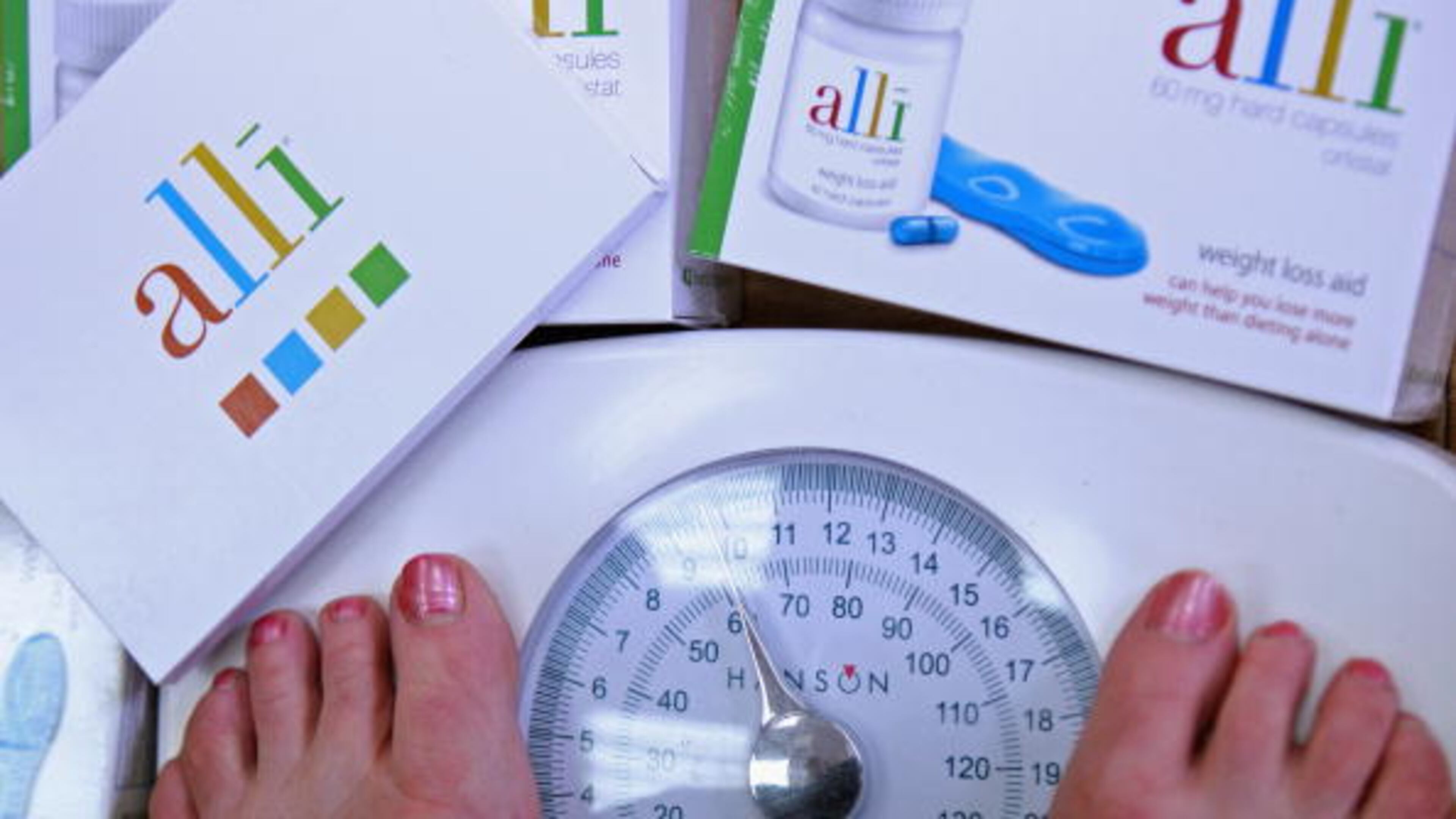 Trying to lose weight this year? If you plan on dieting, here are some expert-approved options.