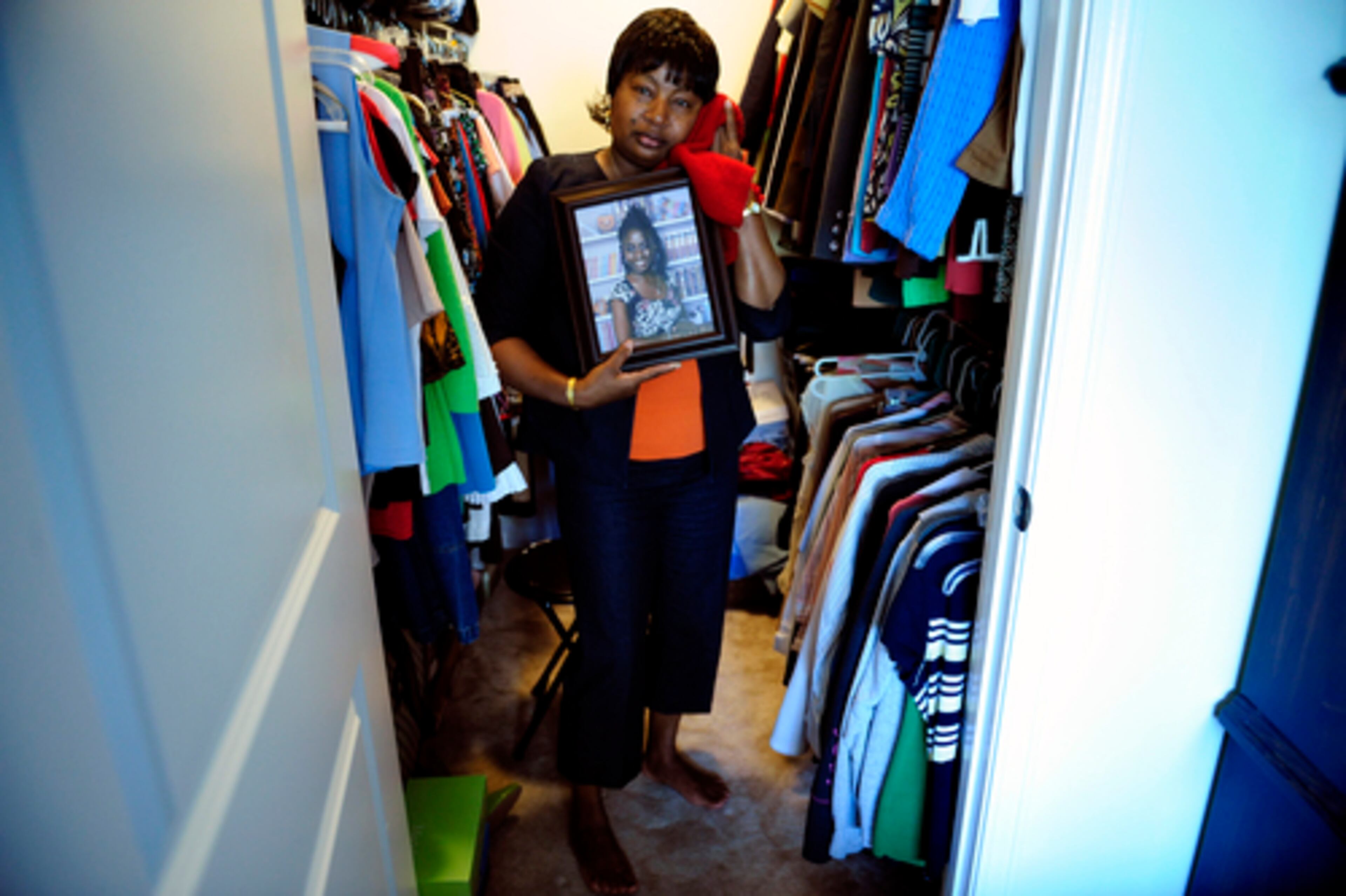 In her Columbus apartment Linda Jacobs holds up a photo of her daughter and a tiny red sweater that belonged to Kimberly. "My baby was 5'0, 103 pounds soaking wet," Jacobs said, holding the sweater up against her chest. "I just felt like I let her down. She trusted me to find a safe place for her and I didn't do it."